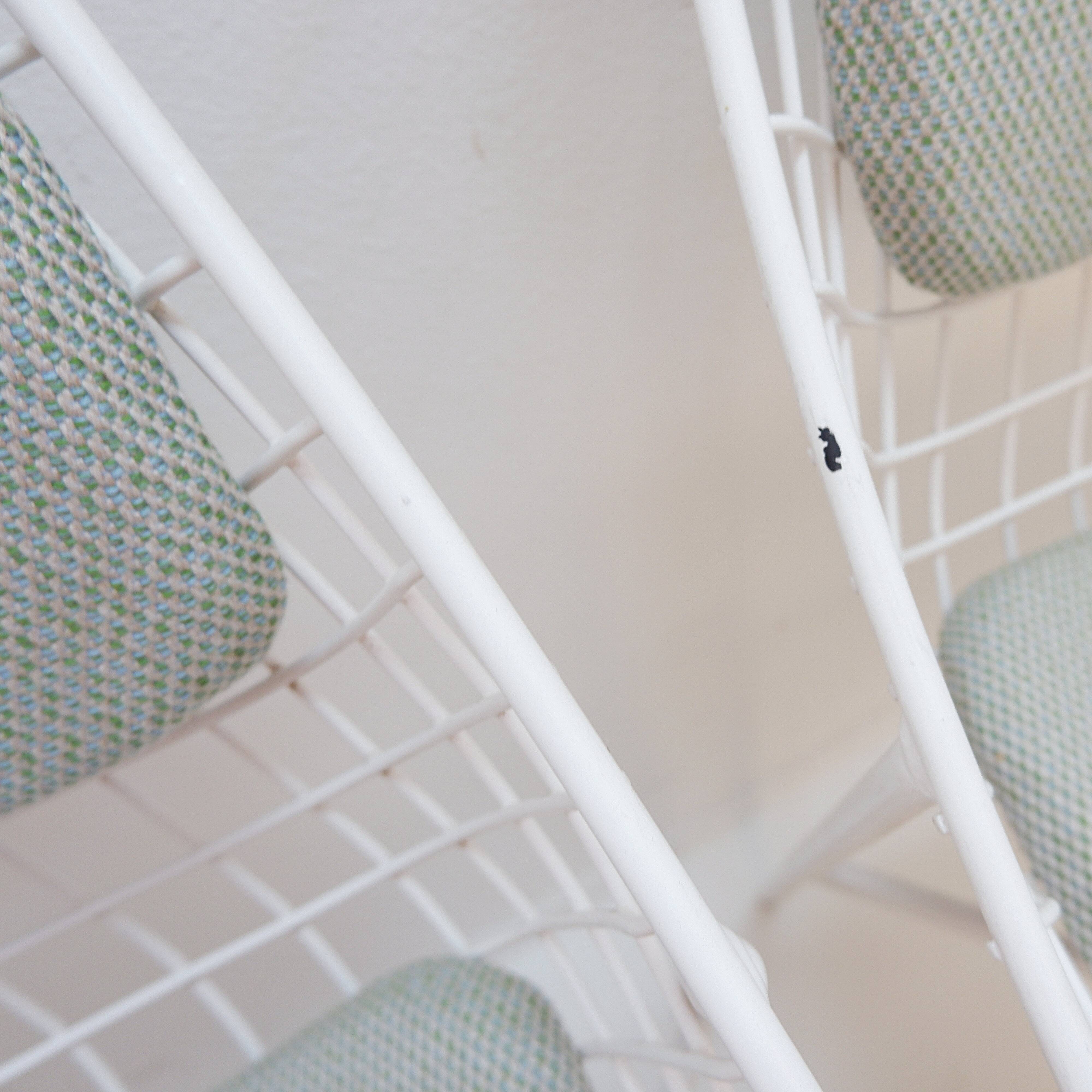 Ensemble de 8 fauteuils modernes en acier laqué blanc