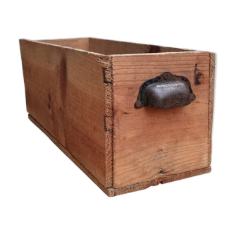 Workshop drawer handle shell