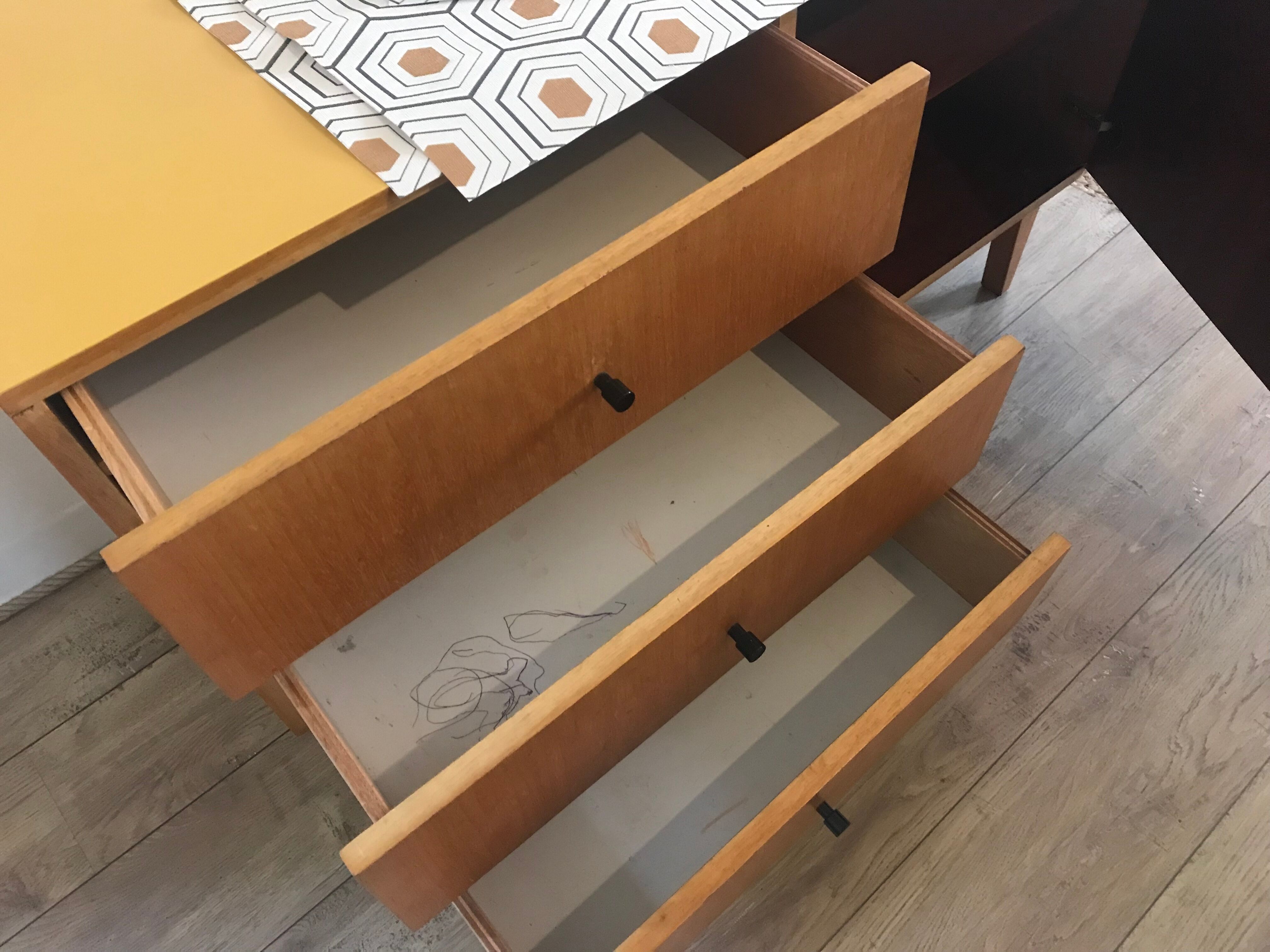 Enfilade buffet vintage stockings 1960-1980's