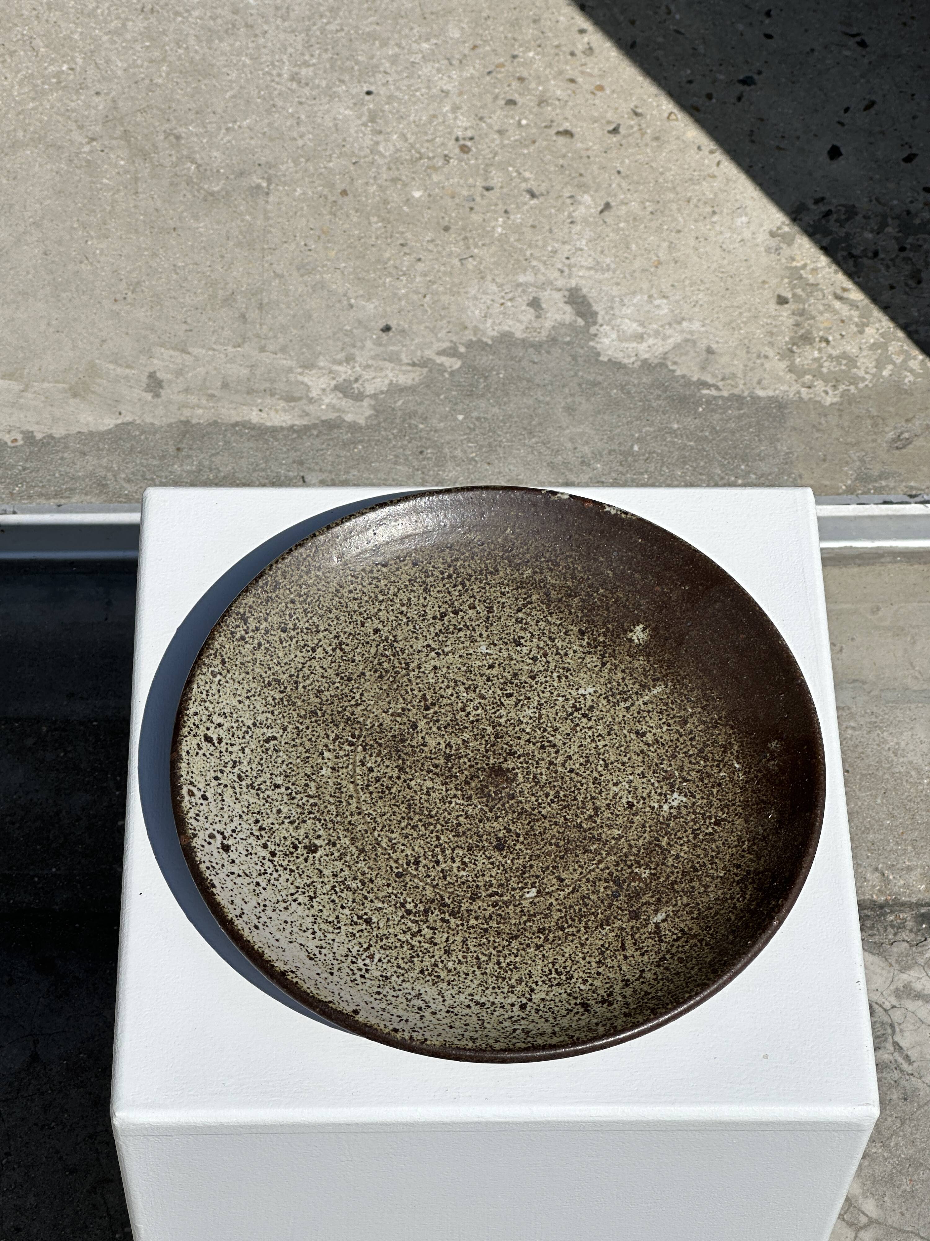 Indonesian green ceramic dish D:26.5