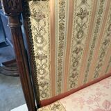 Antique Louis XVI style daybed in carved wood and patterned fabric