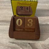 Perpetual calendar in wooden cubes