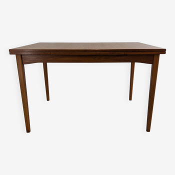 Scandinavian extendable teak dining table from the 50s/60s