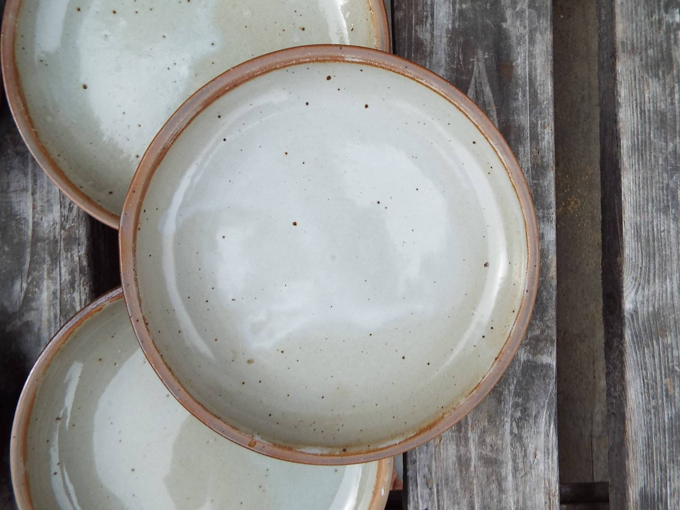 6 stoneware dessert plates