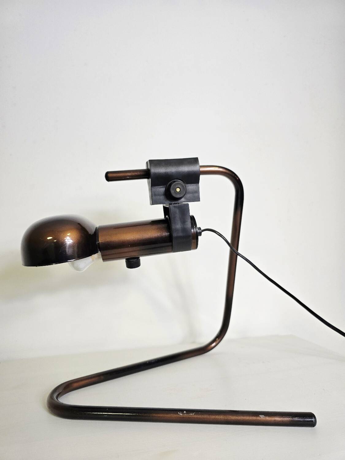 Lampe de table ajustable en bronze des années 80