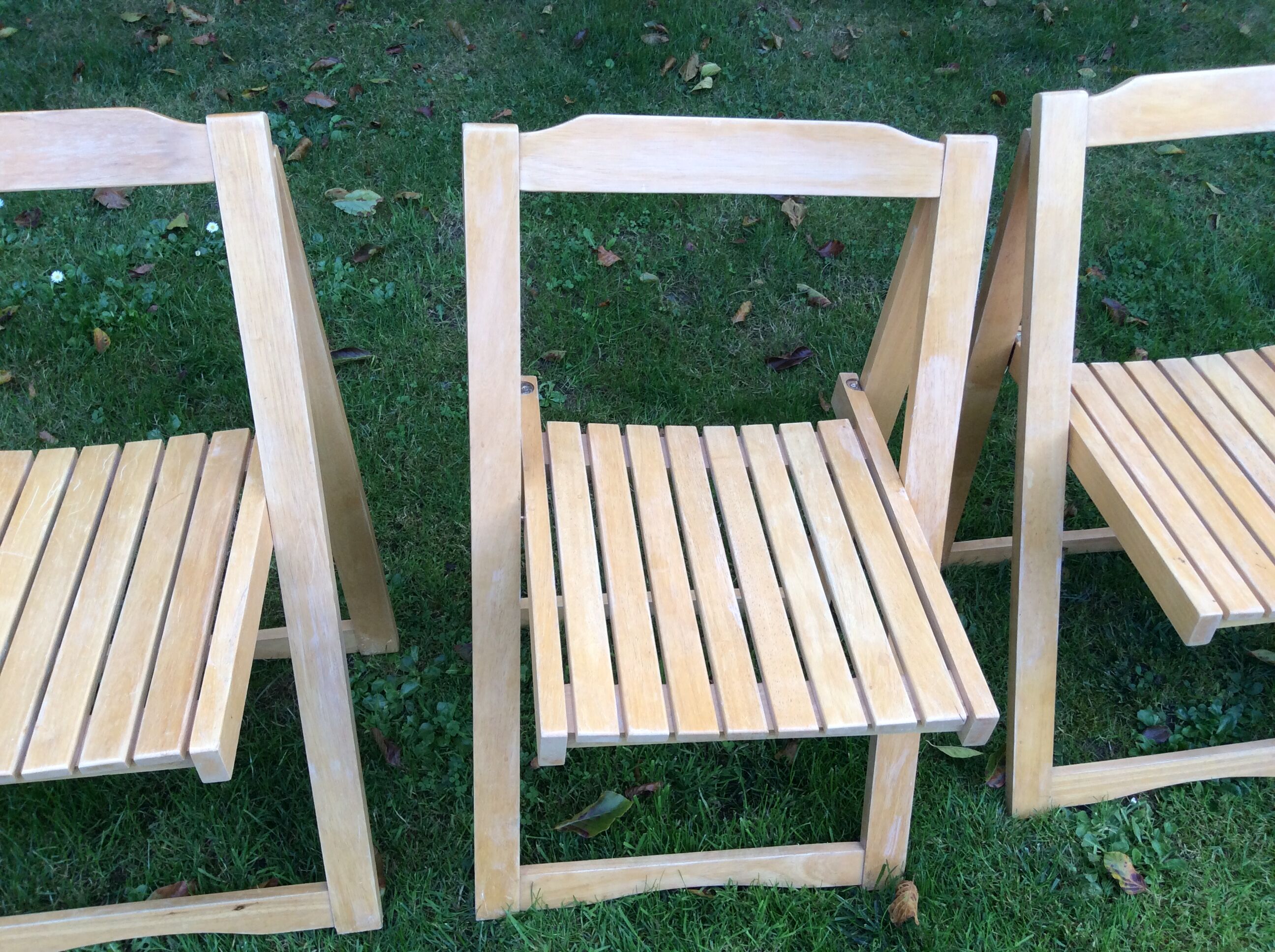 Series of 4 folding chairs