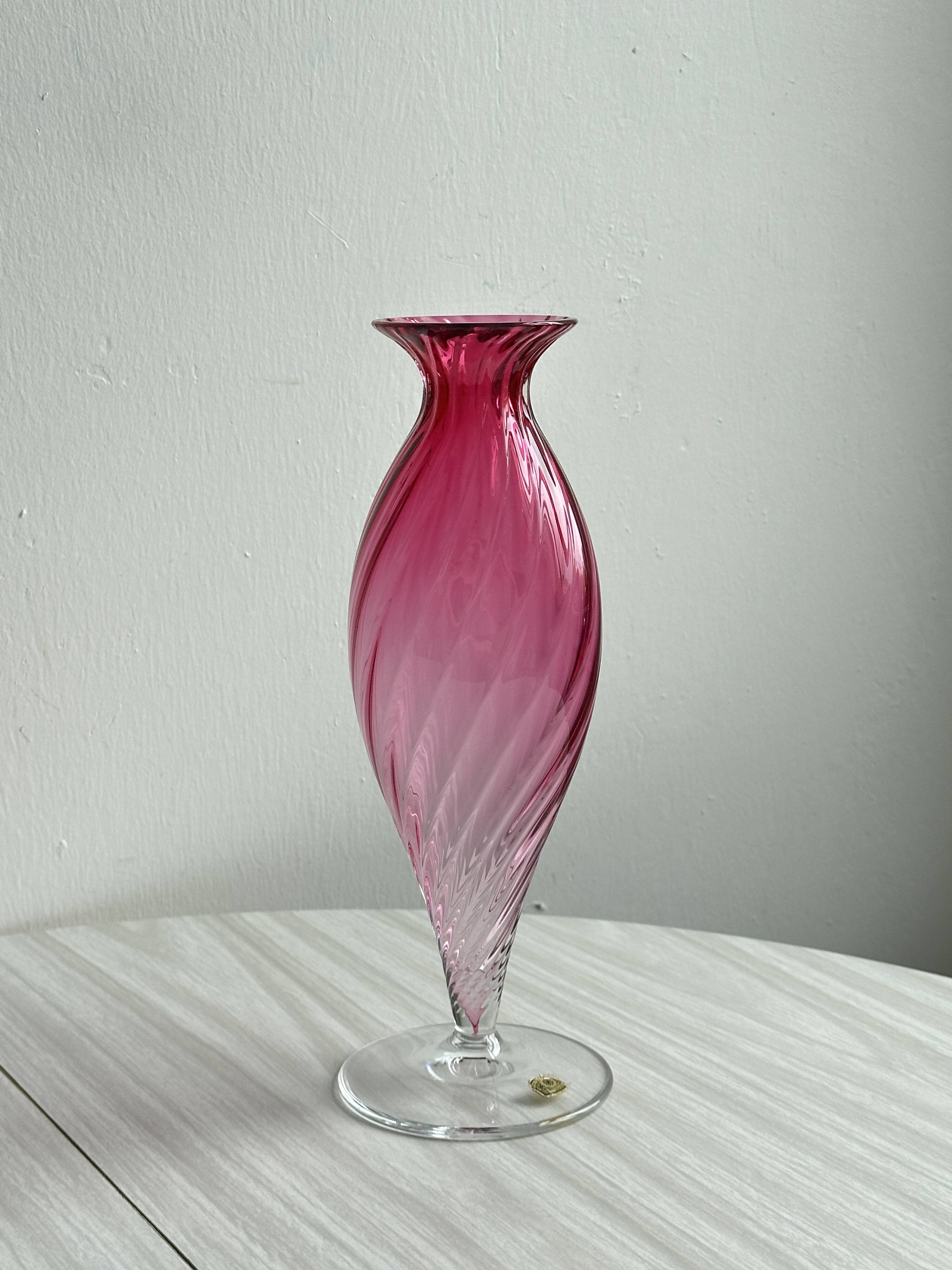 Crystal vase, Pink vase from Cristallerie du Val Saint Lambert.