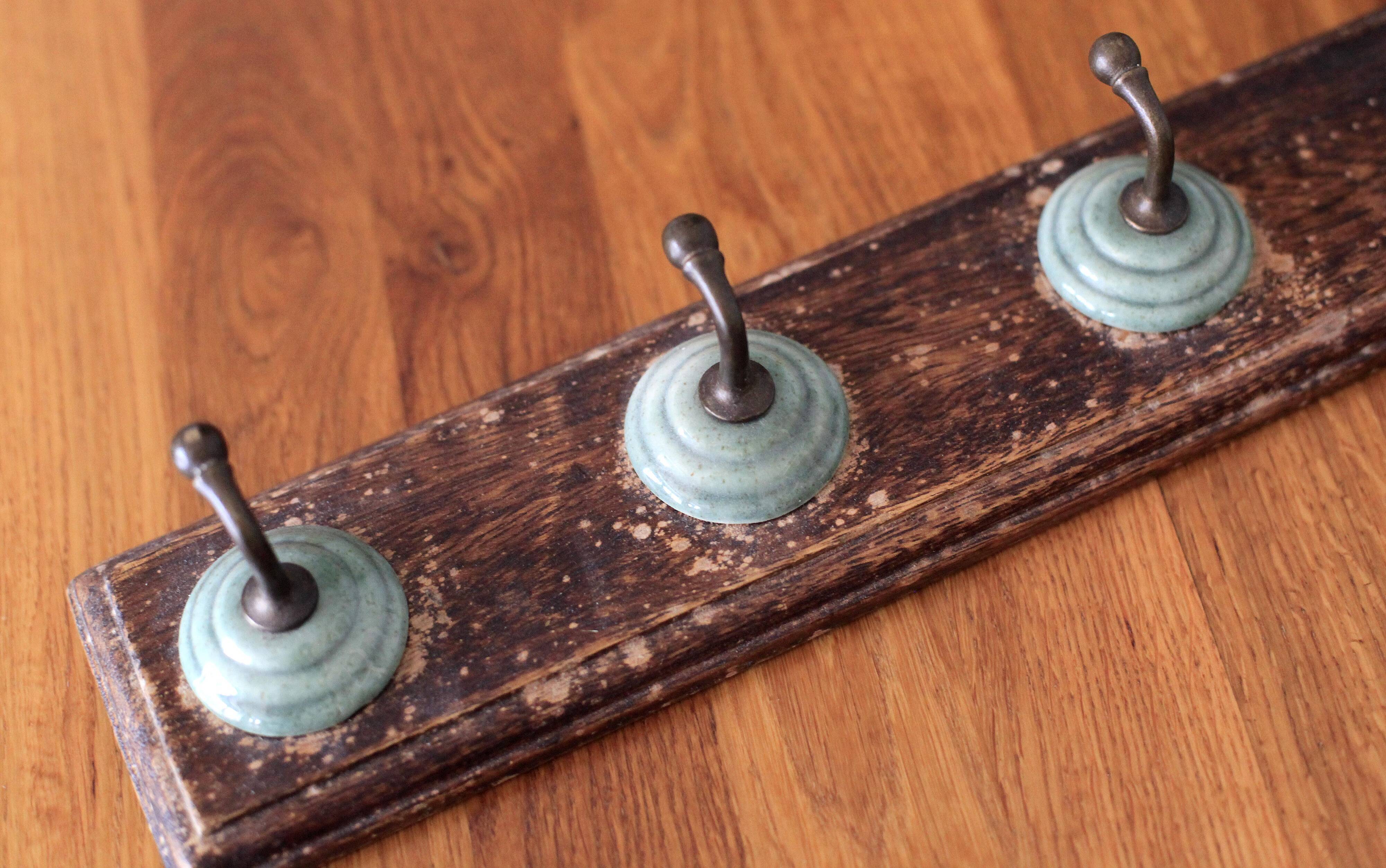 Antique hook (4 racks) wood and ceramic