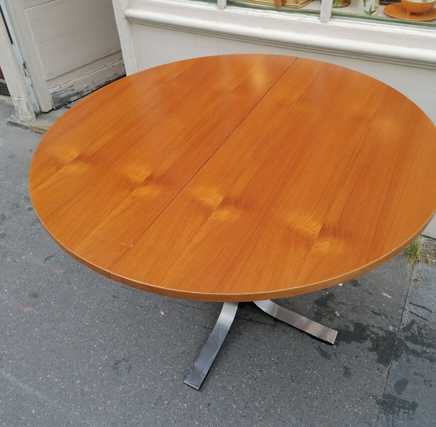 Table goes up and down 1970