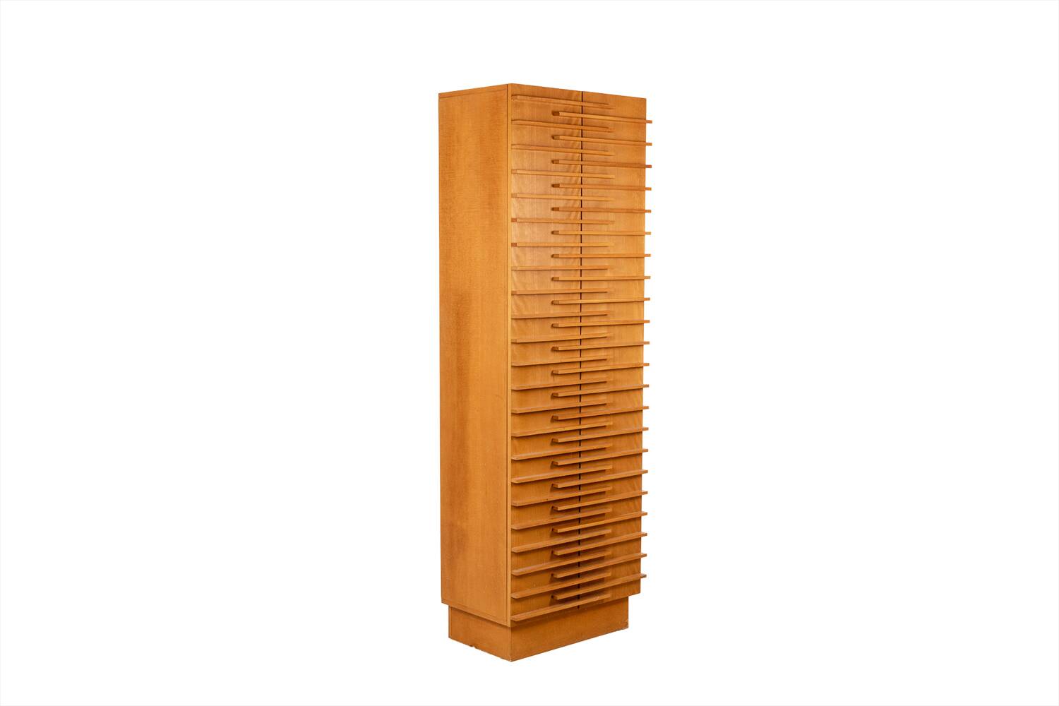 Armoire en hêtre blond Éric Miomandre 20e siècle