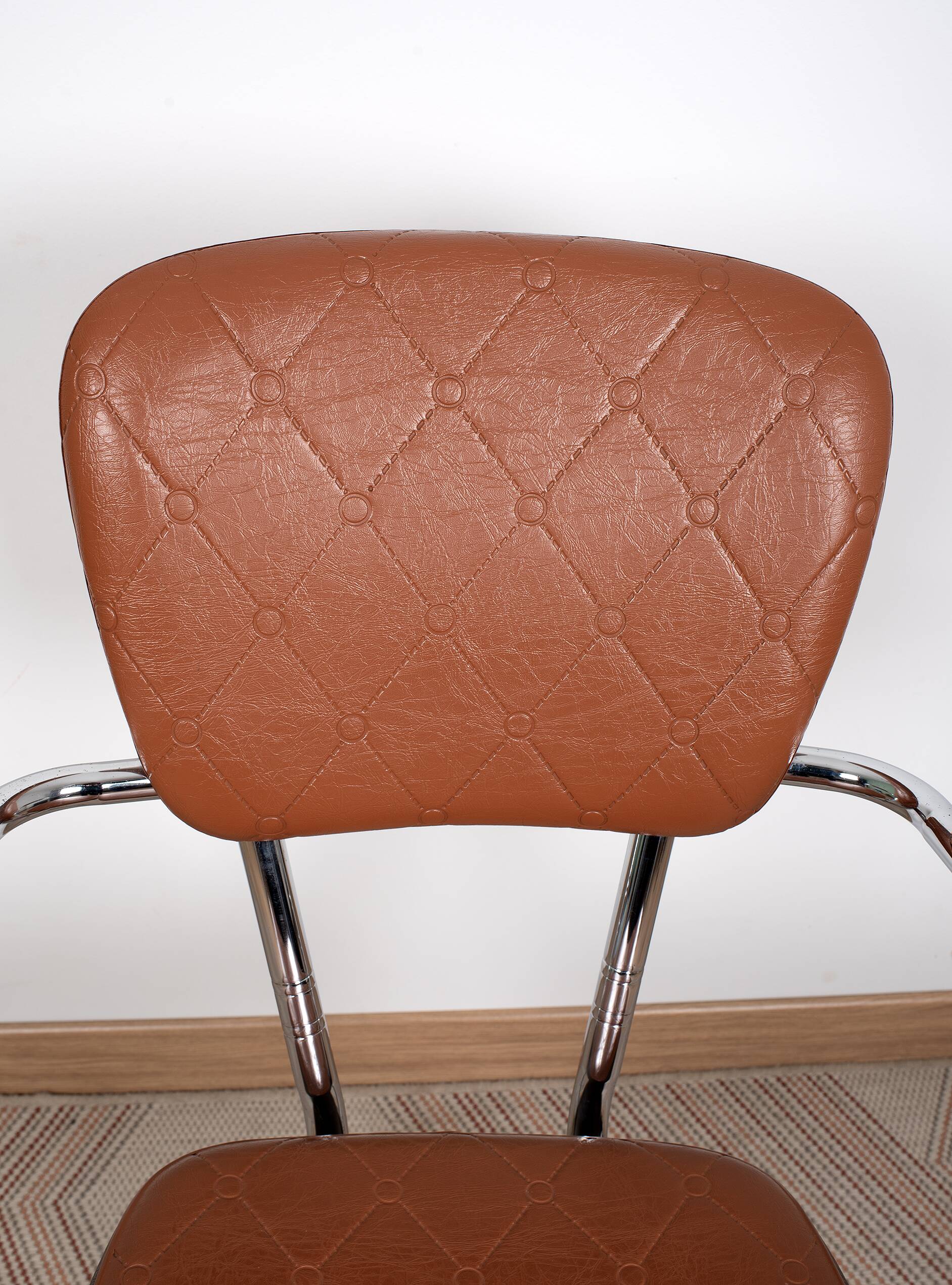 Chaise vintage chromé, marque l’auvergnate