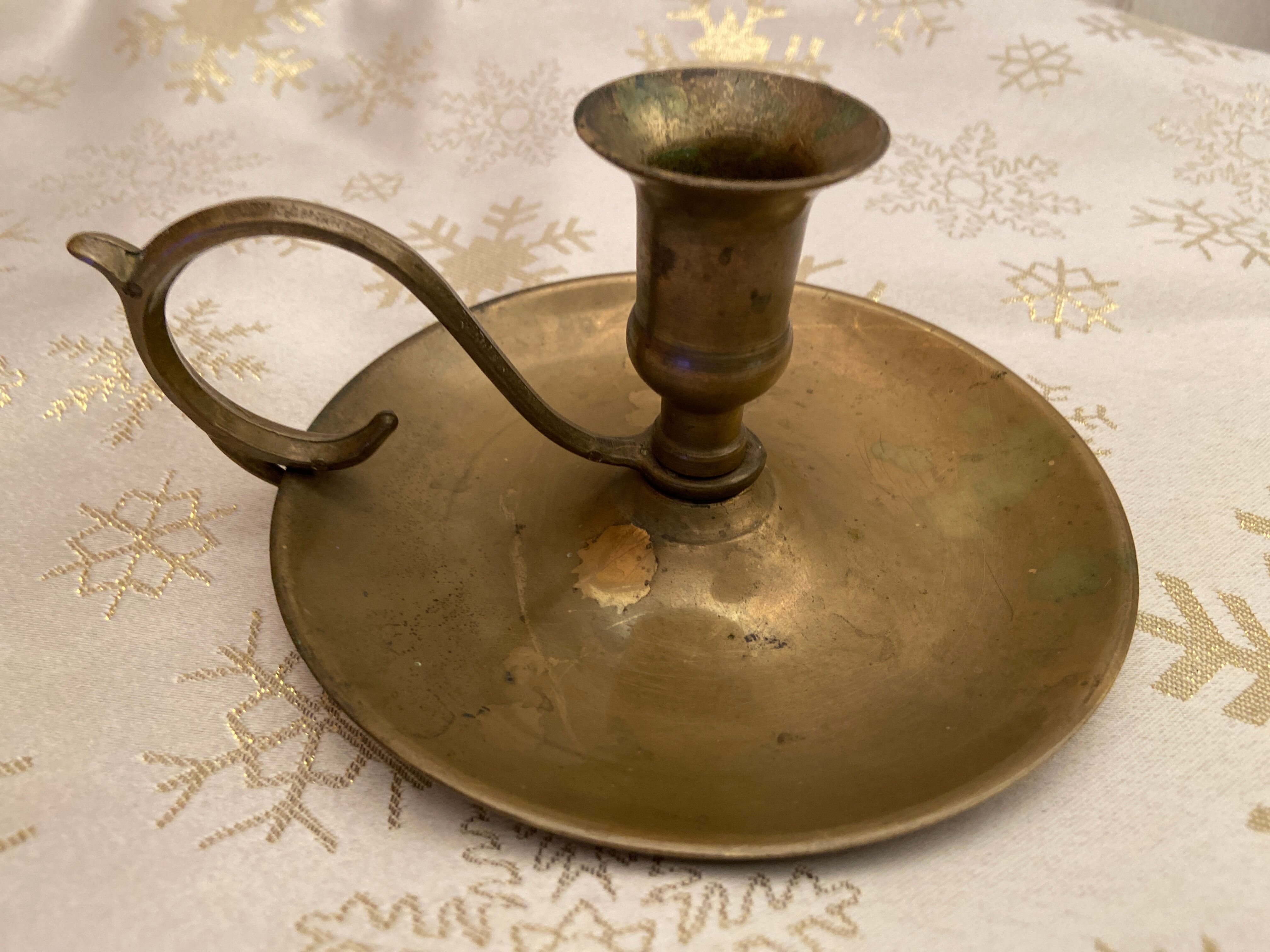 Cellar rat candle holder