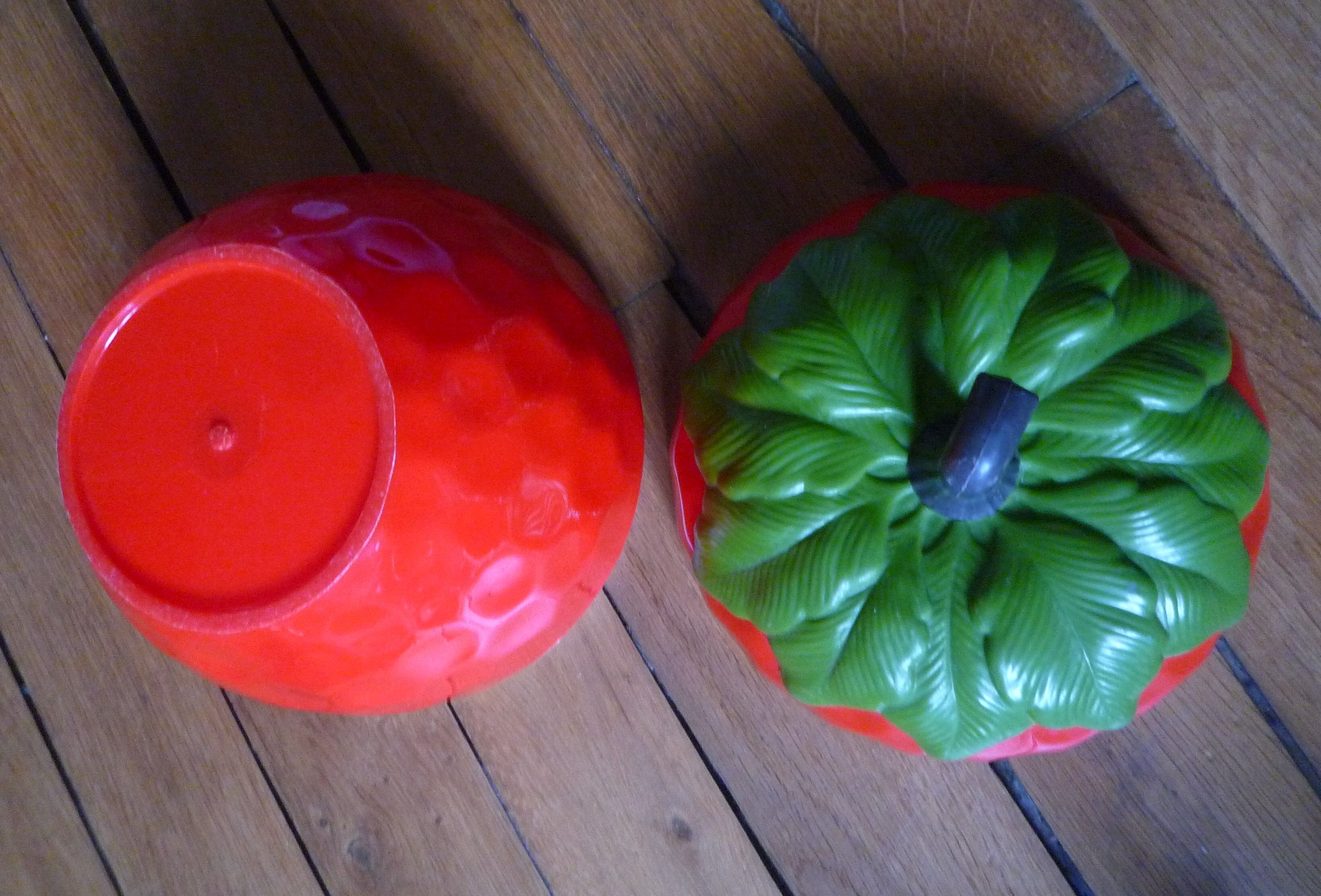 Strawberry ice bucket, vintage 1970s