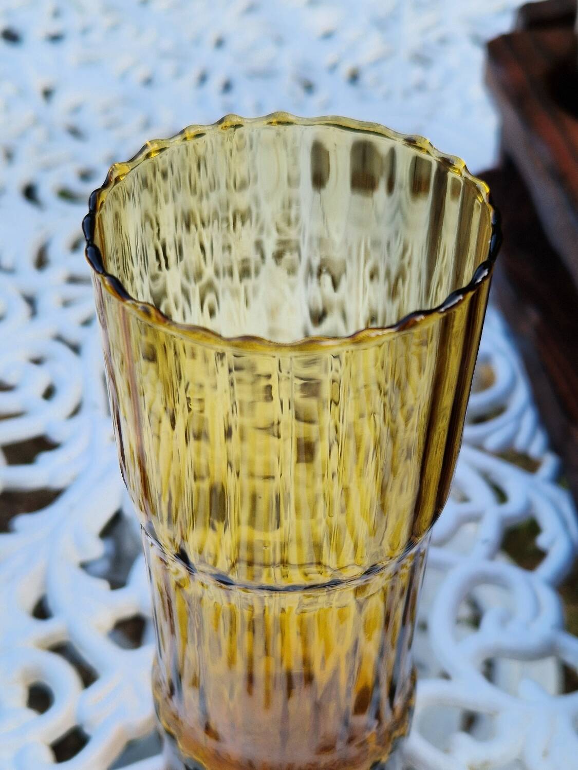 Service de 6 verres vintage ambrés avec porte-verres en bois