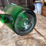 Tasse, chope en verre vert bouteille