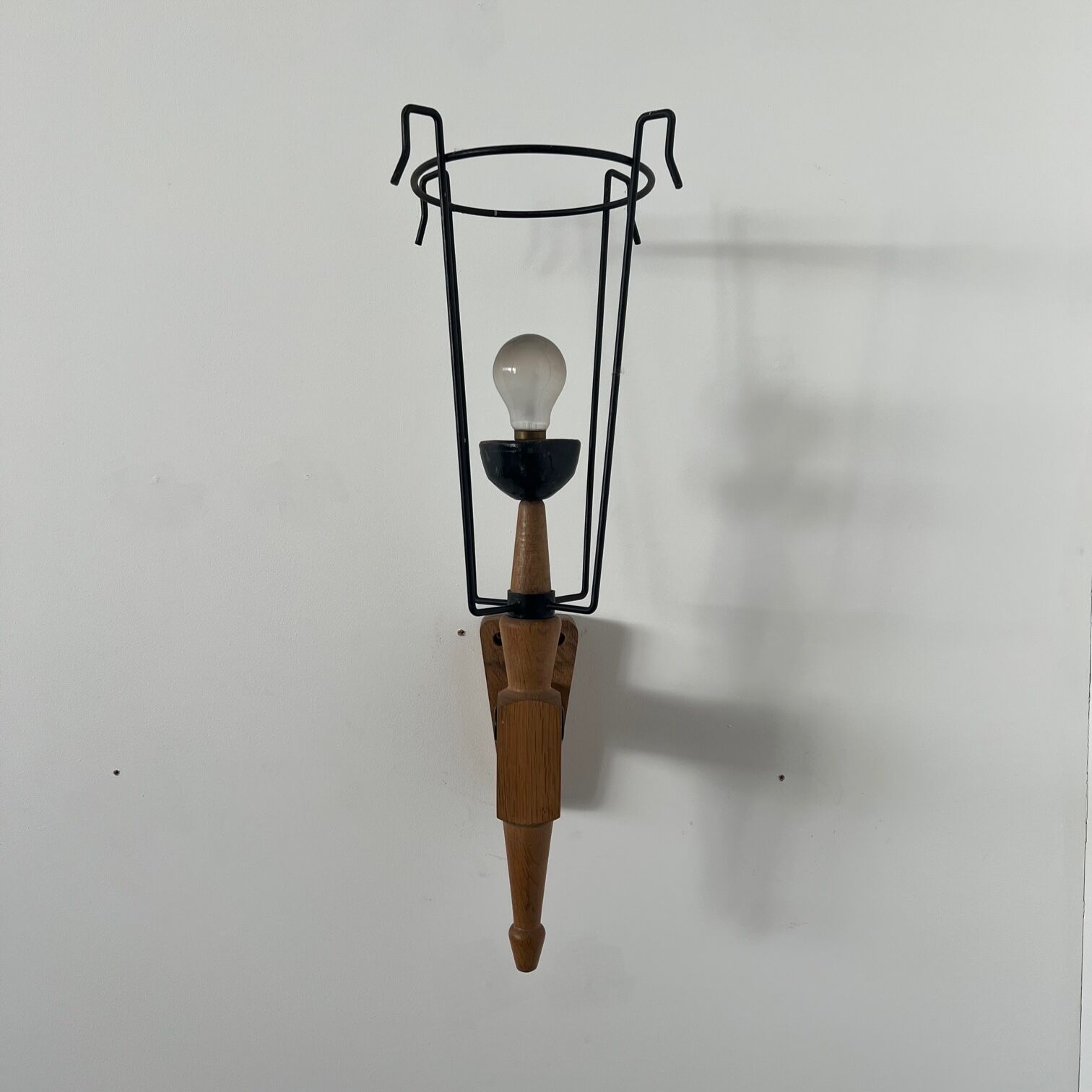 Guillerme et Chambron oak single wall light