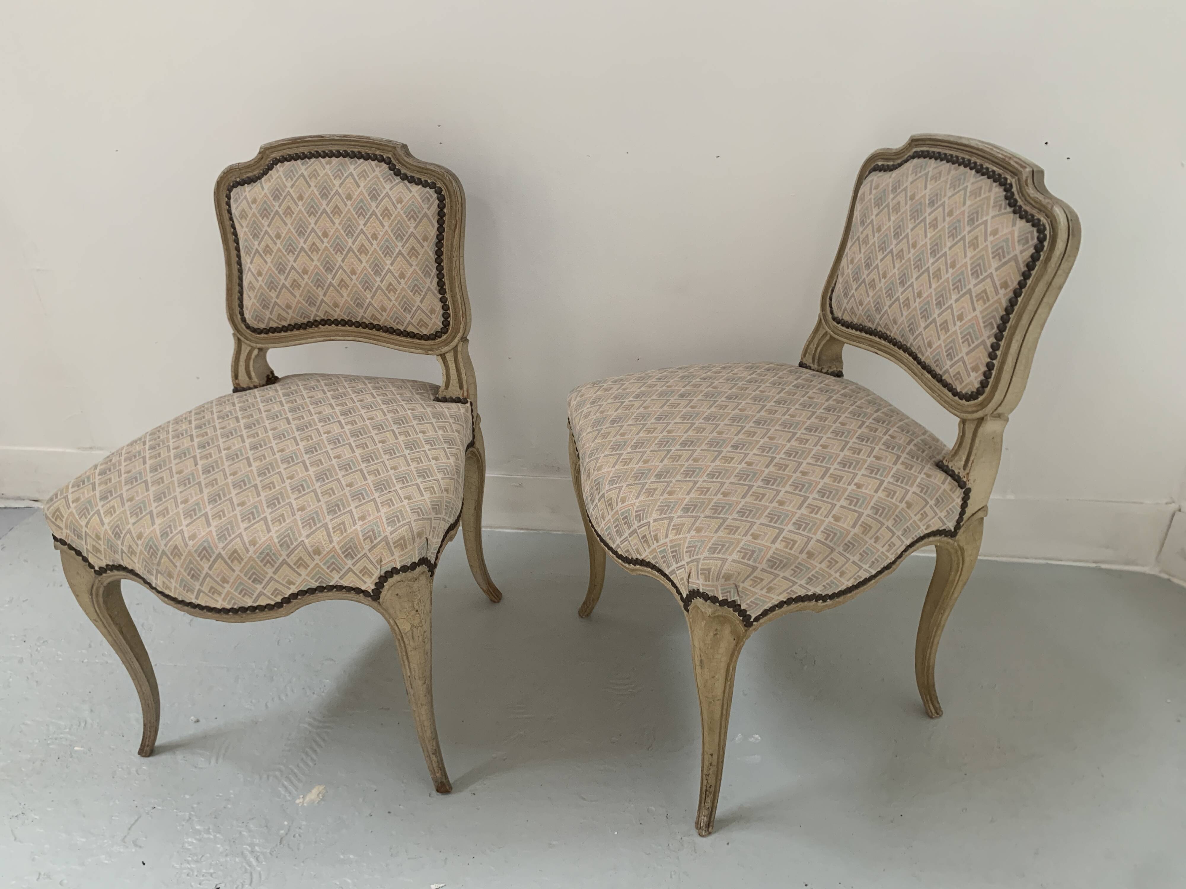 Pair of Louis XV style lounge chairs / 20th century