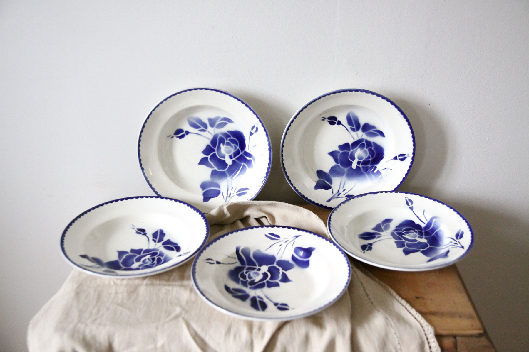Lot d'assiettes bleues Lonchamp