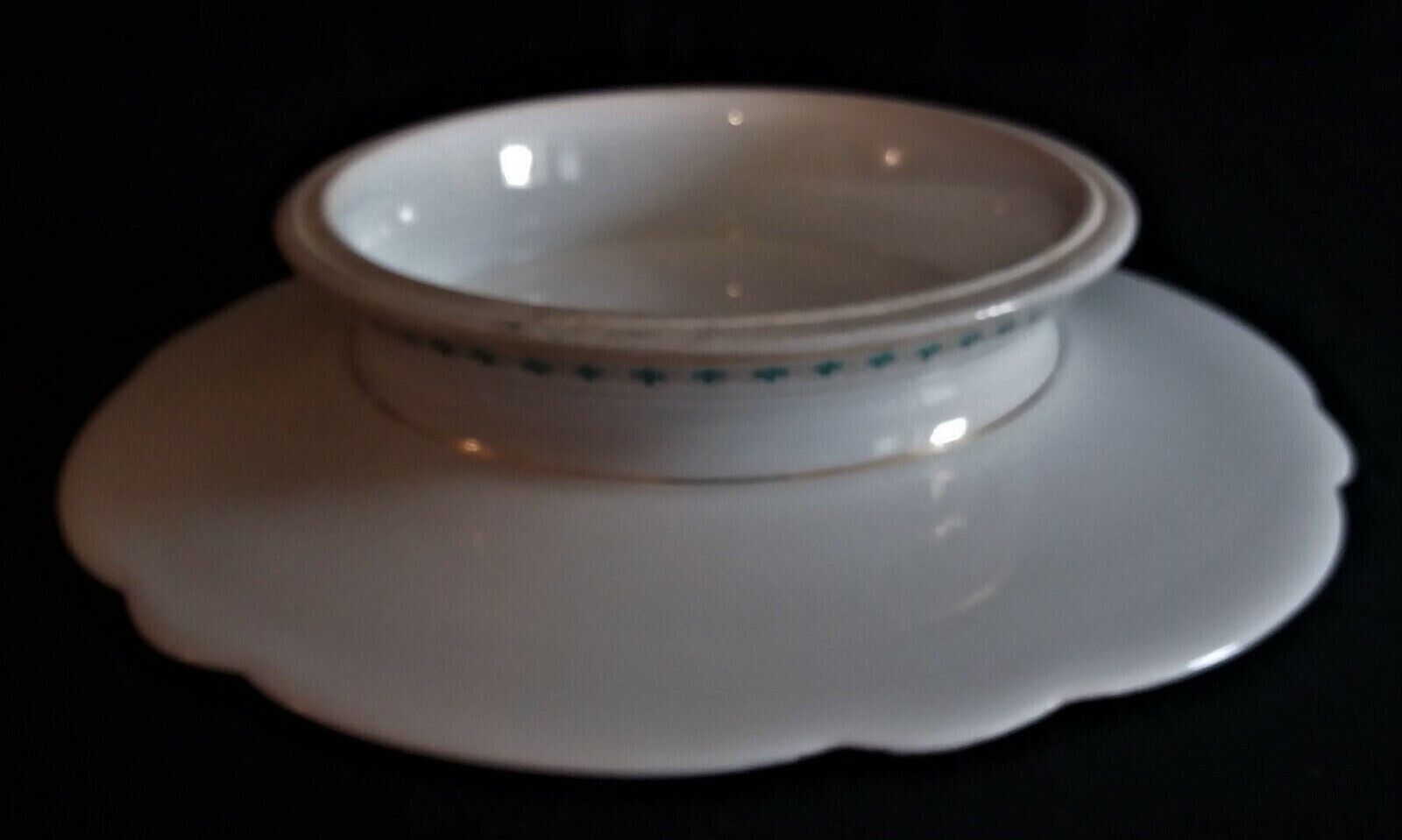 Porcelain entremet dish of Paris old Paris green décor XIXth