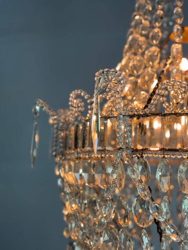 Sac De Perle, Lustre Garni De Rangées De Perles De Cristaux Taillés, Vers 1