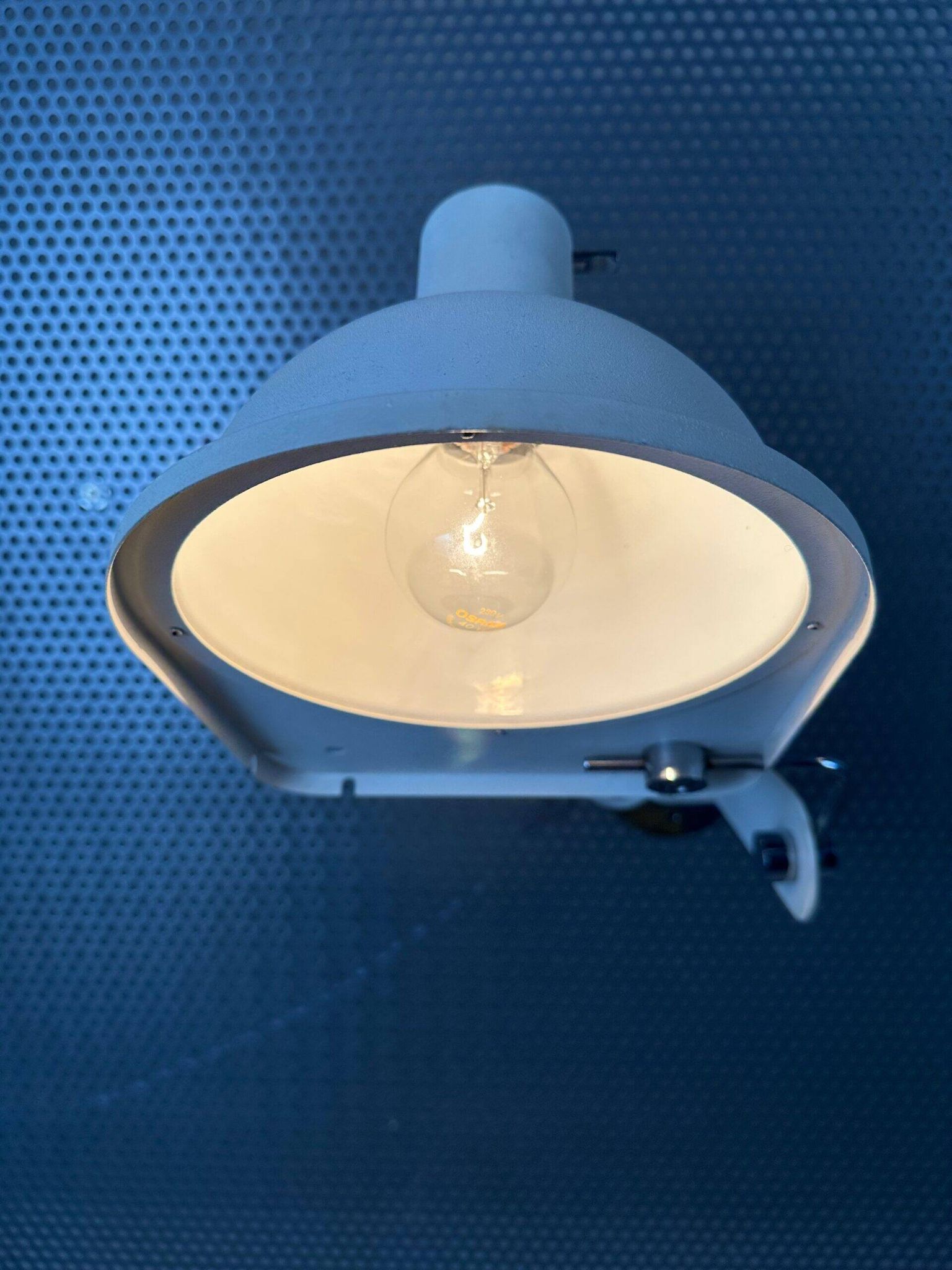 1970s white satin Italian wall lamp by Grignani for Luci
