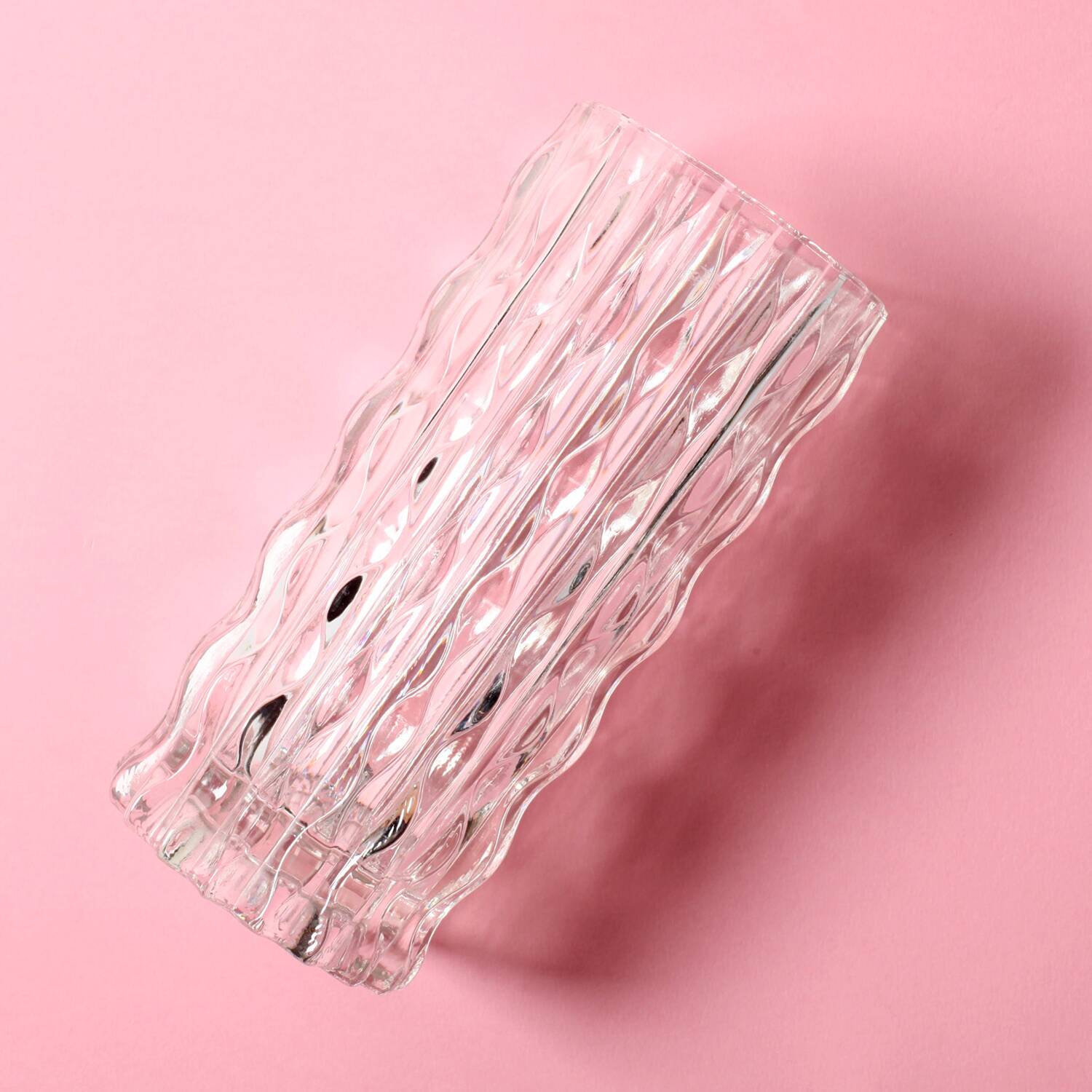 Vase à fleurs vintage en verre massif, lourd et transparent, pressé à la main / Italie / Années 1970