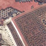 Rectangular oriental rug 153 x 91 cm