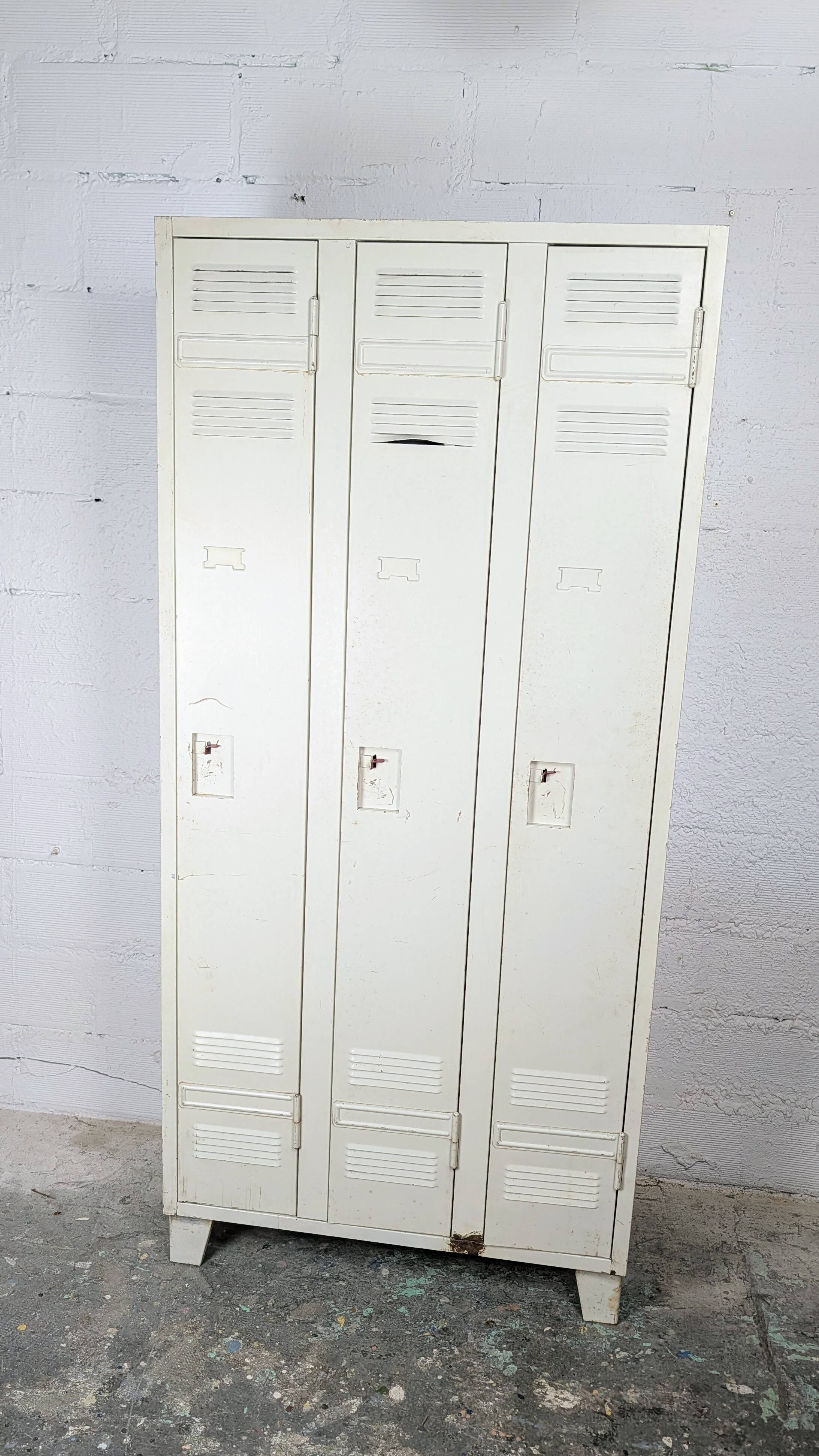 Metal industrial cloakroom