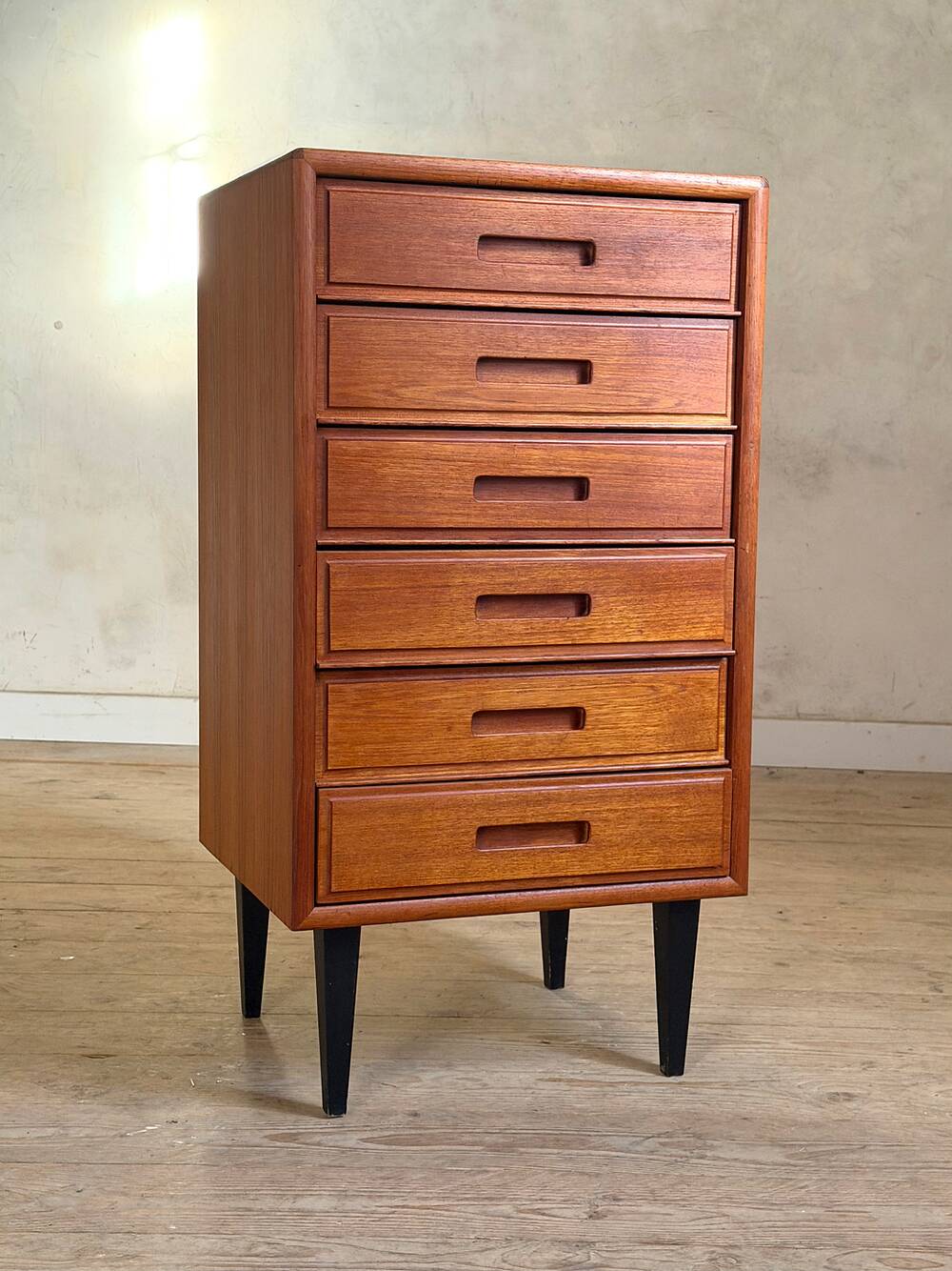Commode scandinave vintage en teck