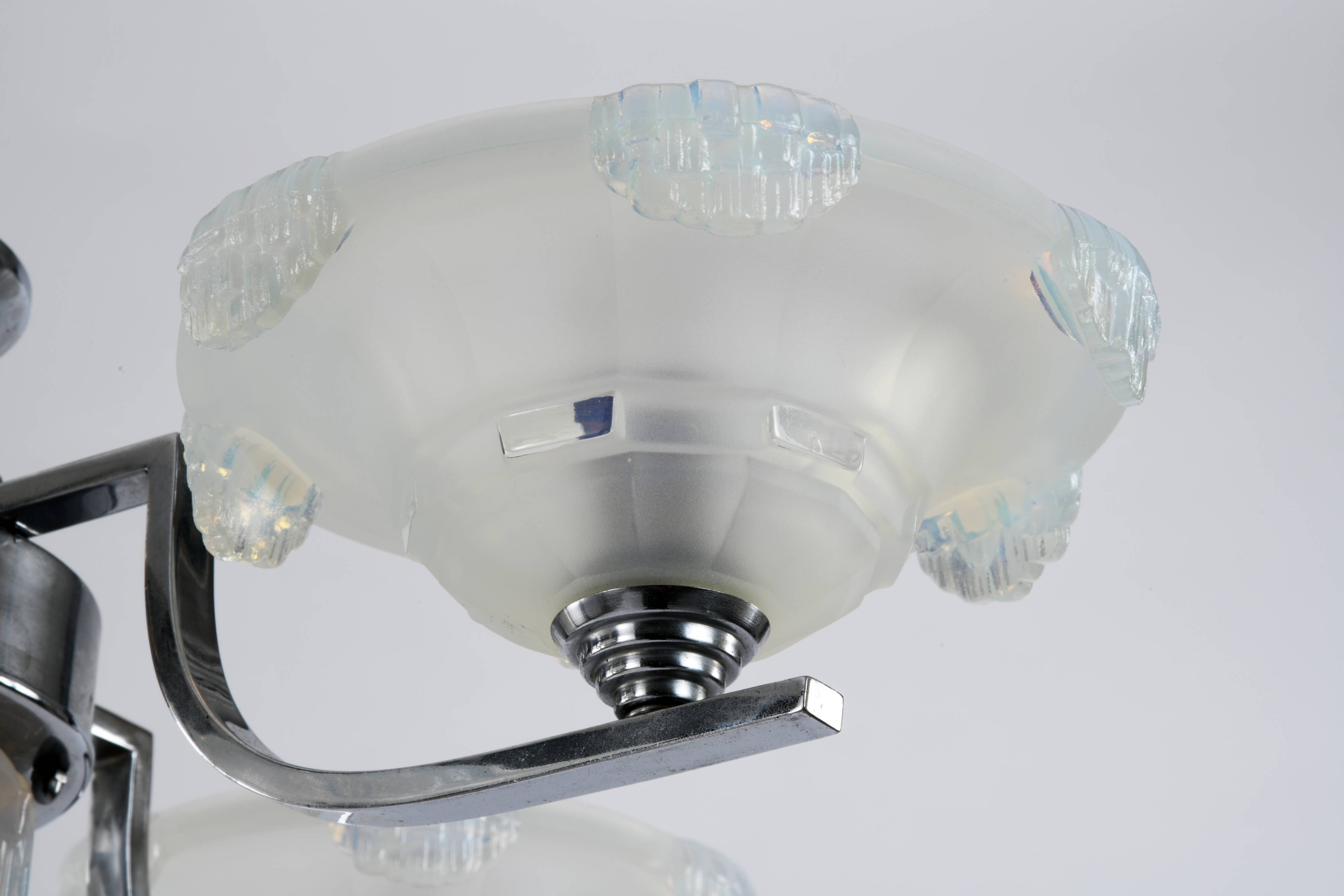 Lustre art déco en chrome et verre opalescent