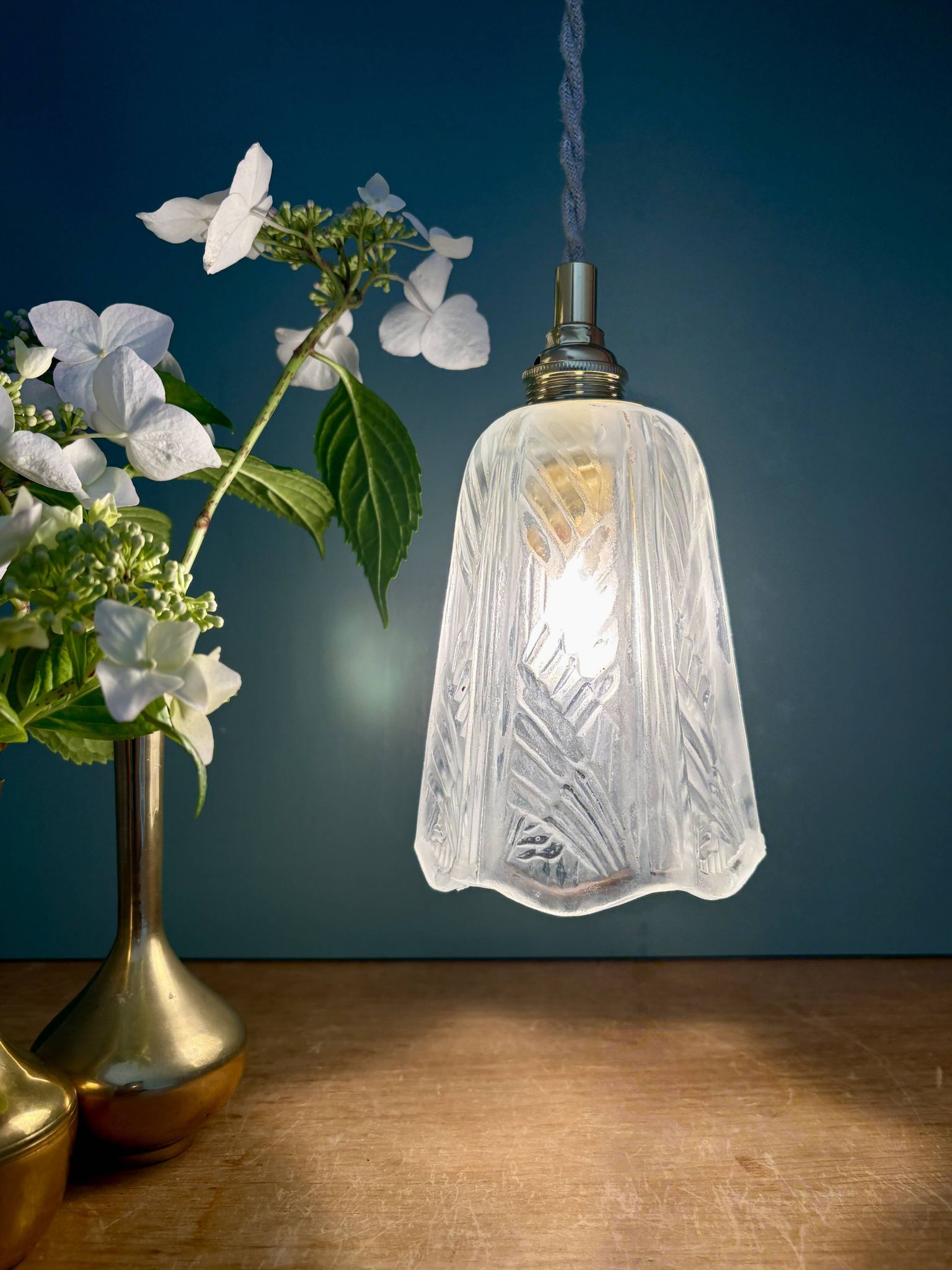 Vintage art deco frosted glass tulip pendant light