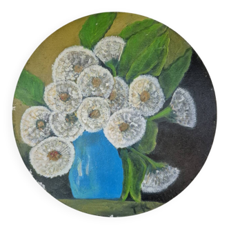 Round table bouquet daisies