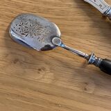 Service de couverts à Binbins Mignardises argent minerve 19e siecle manche ébène