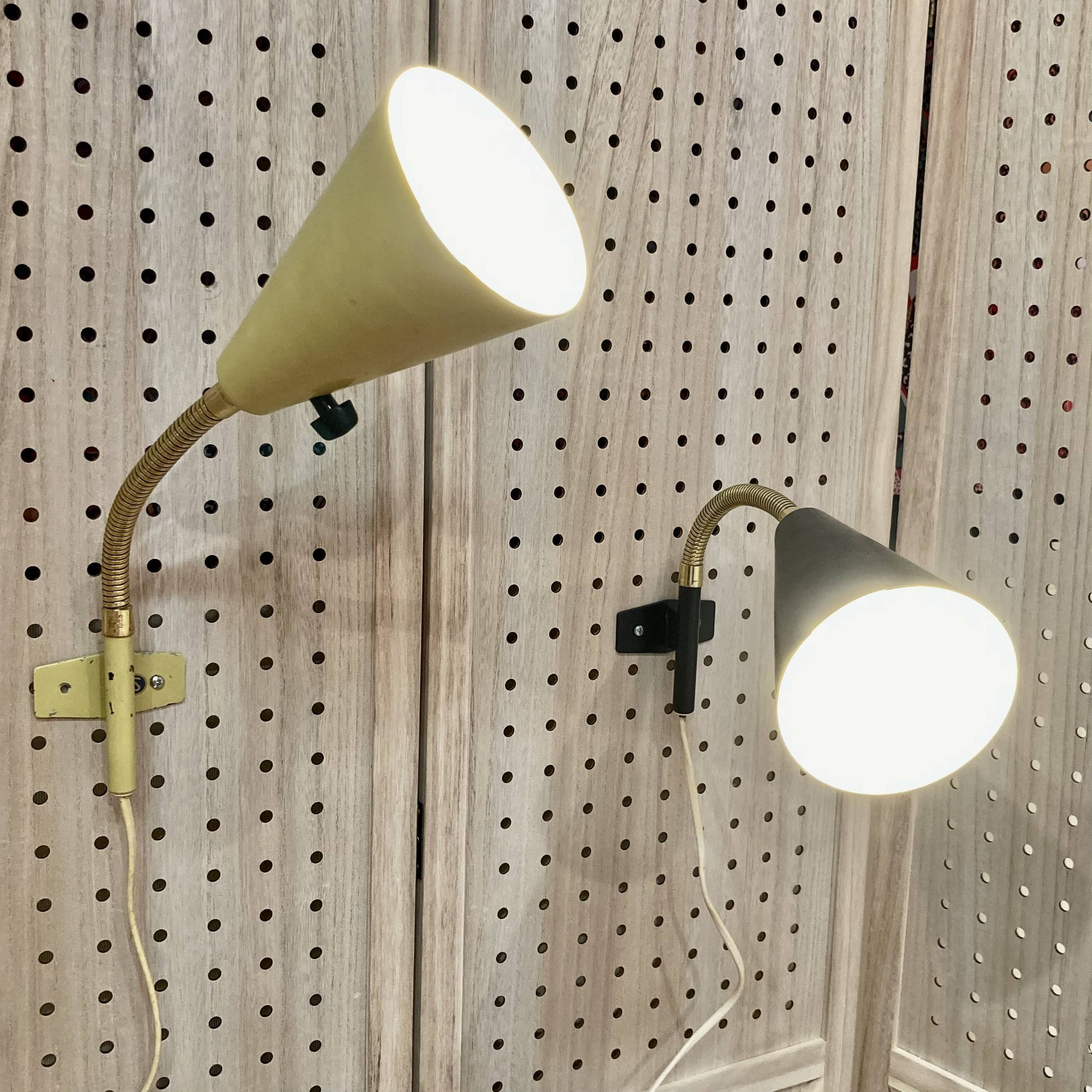 Paire d'appliques modulables design scandinave 1950.