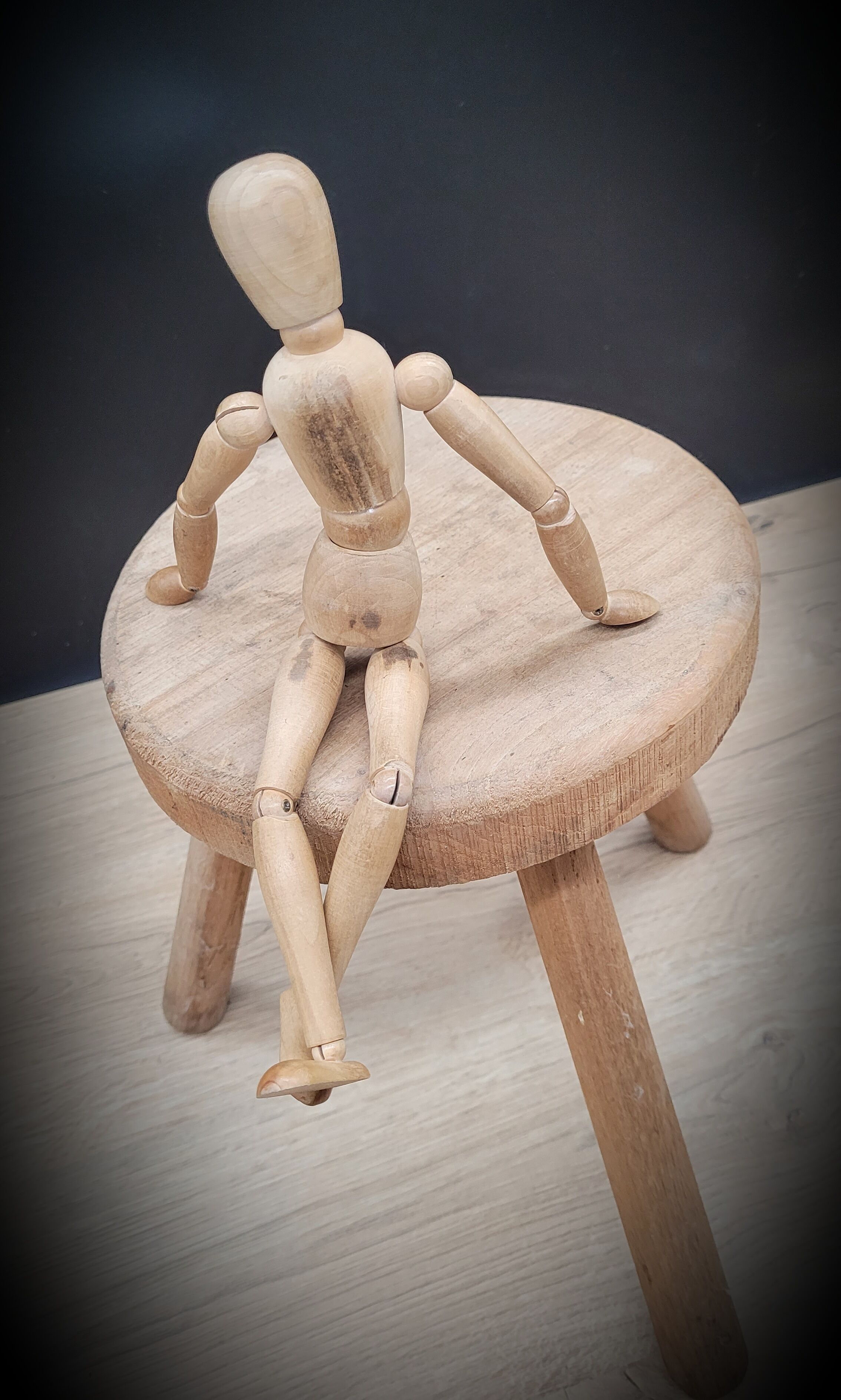 Light shepherd stool