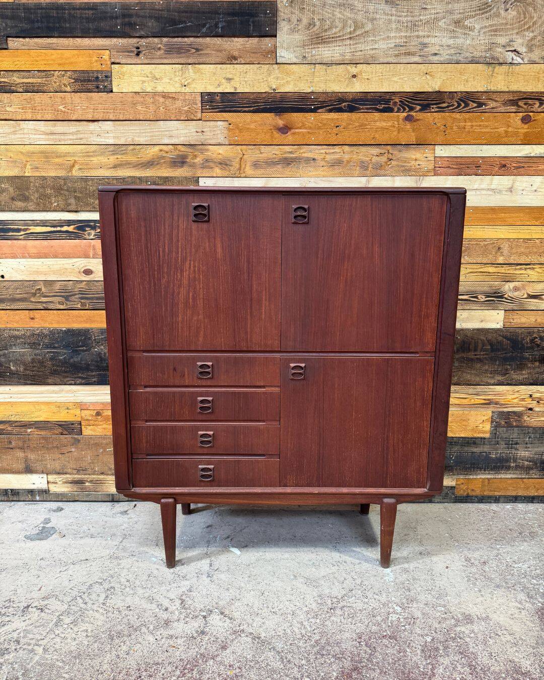 Scandinavian teak bar cabinet - 1960s