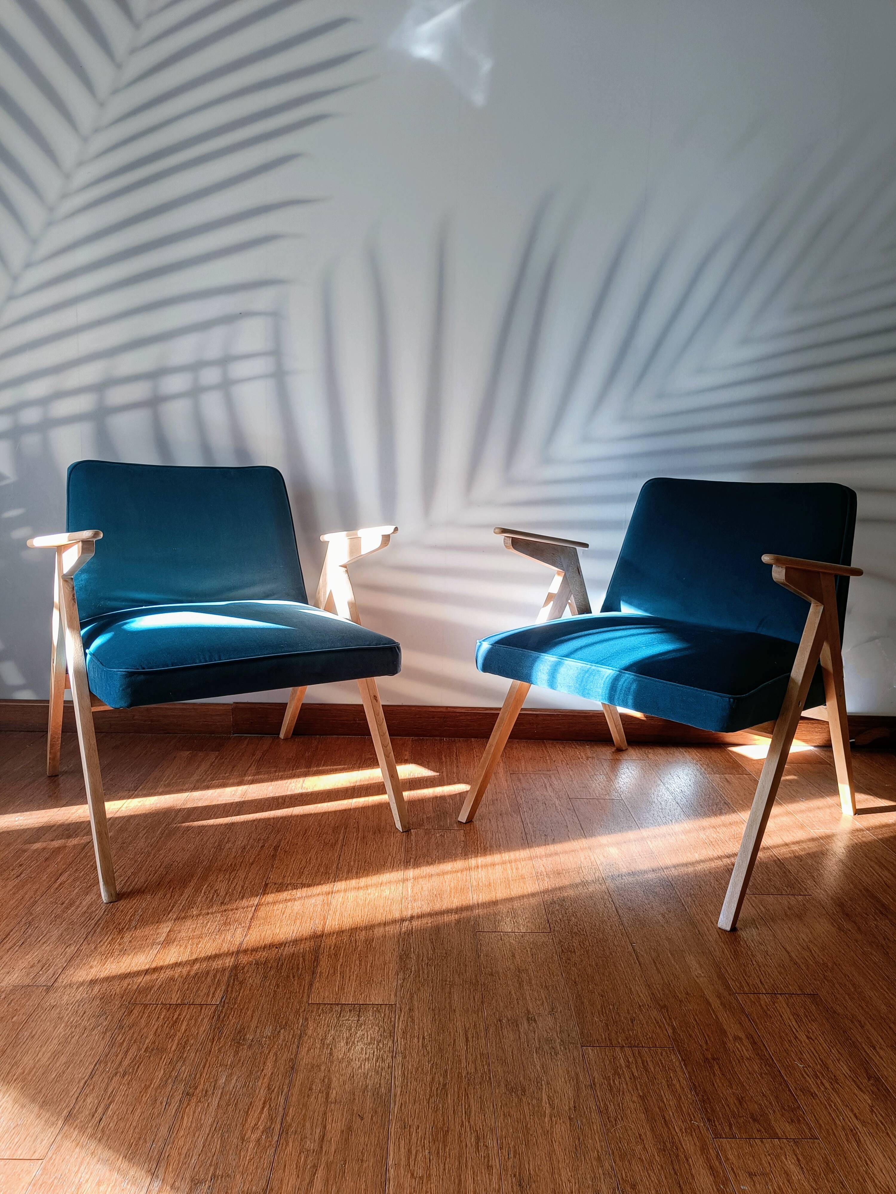 Bunny armchair, Jozef Chierowski, Petrol Green