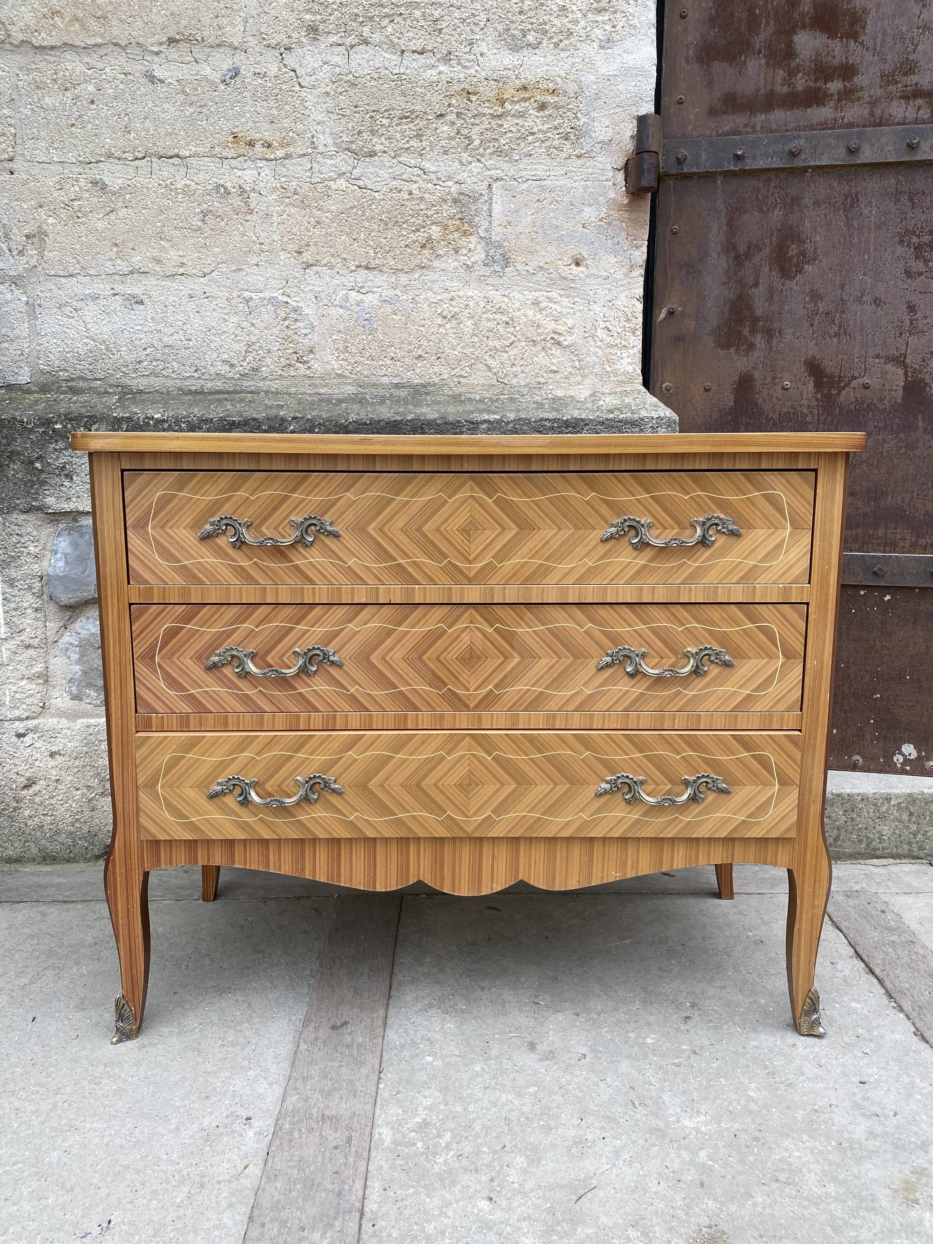 Louis XV 1970 vintage style commodity