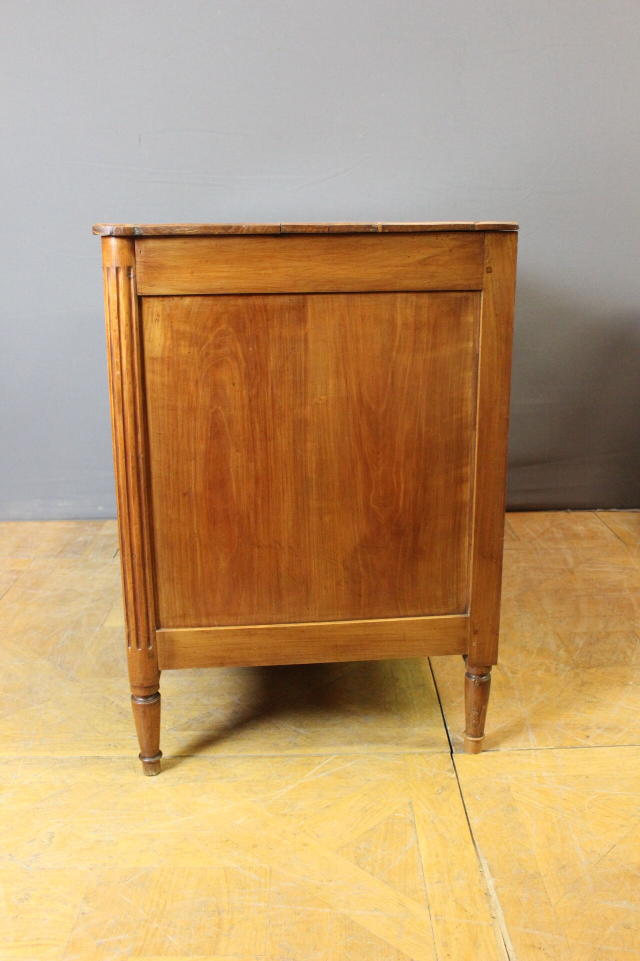 Commode Louis XVI en Merisier Fin XVIIIe