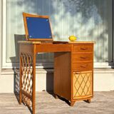 Vintage rattan hairdresser