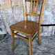Chaise bistrot en bois clair années 70 vintage