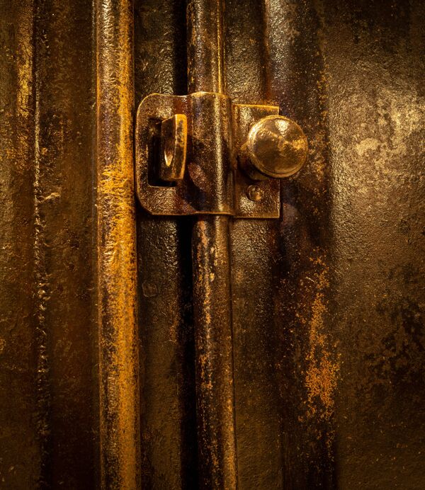 Armoire industrielle noire