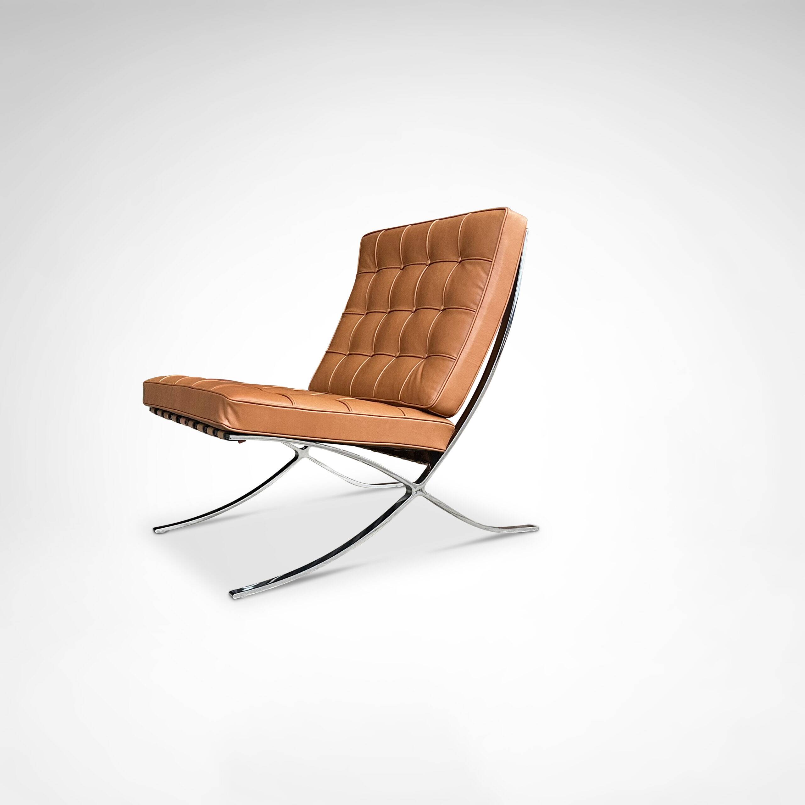 Chaise longue Barcelona MR90 de Mies van der Rohe pour Knoll