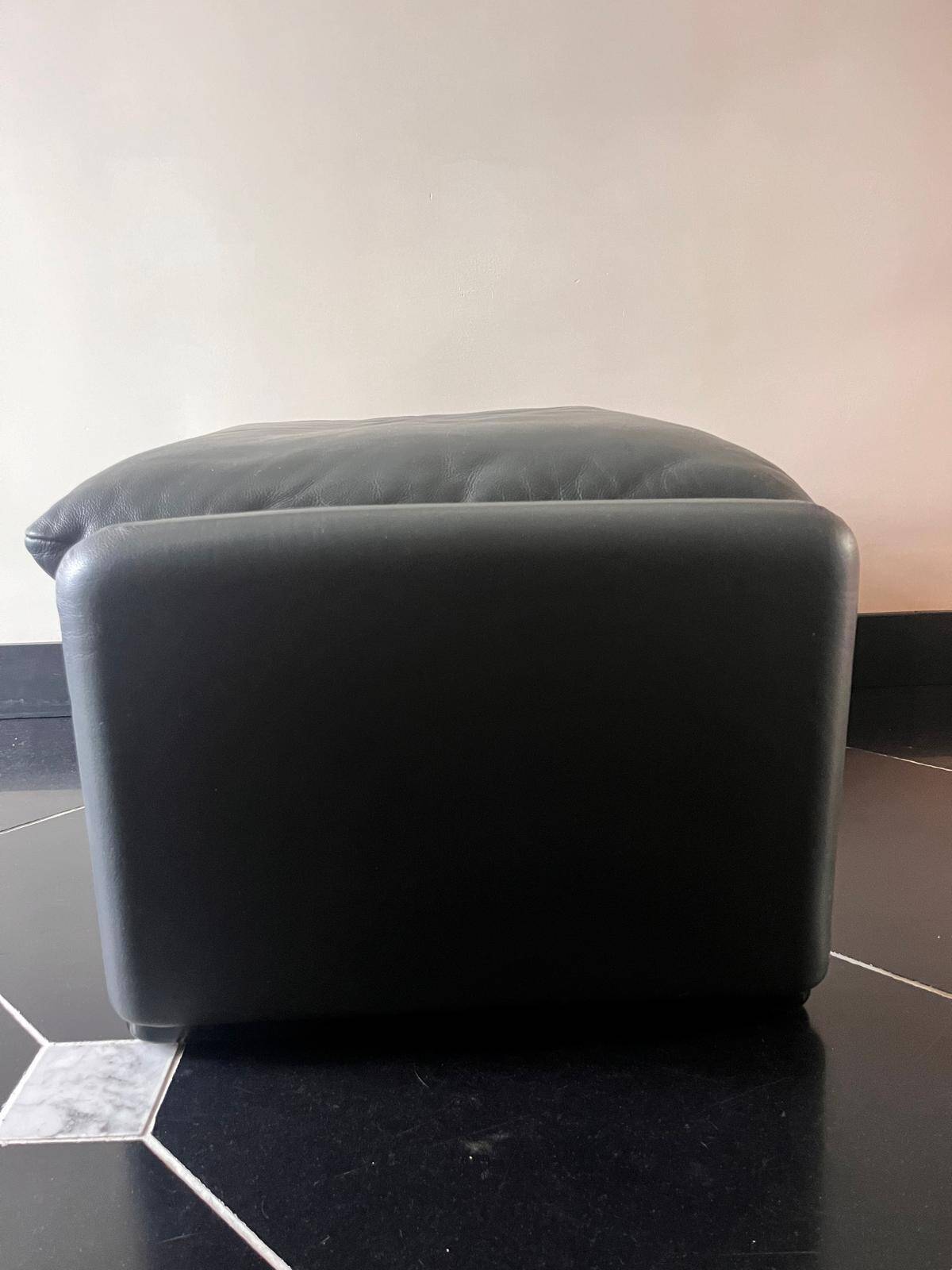 Vico magistretti, Maralunga for Cassina, in Leather with Footrest