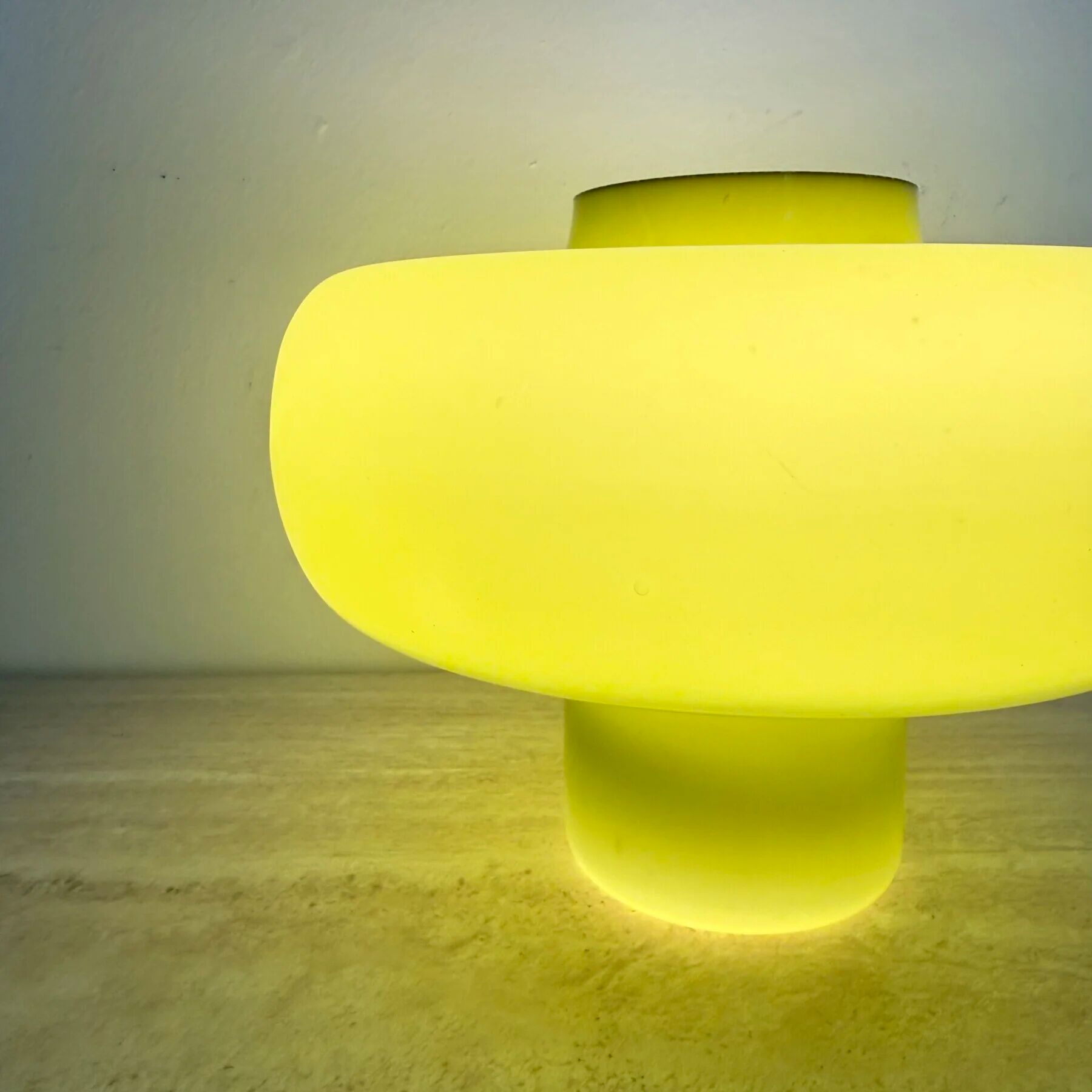 Mid-century design green glass Swedish table lamp, 1970s