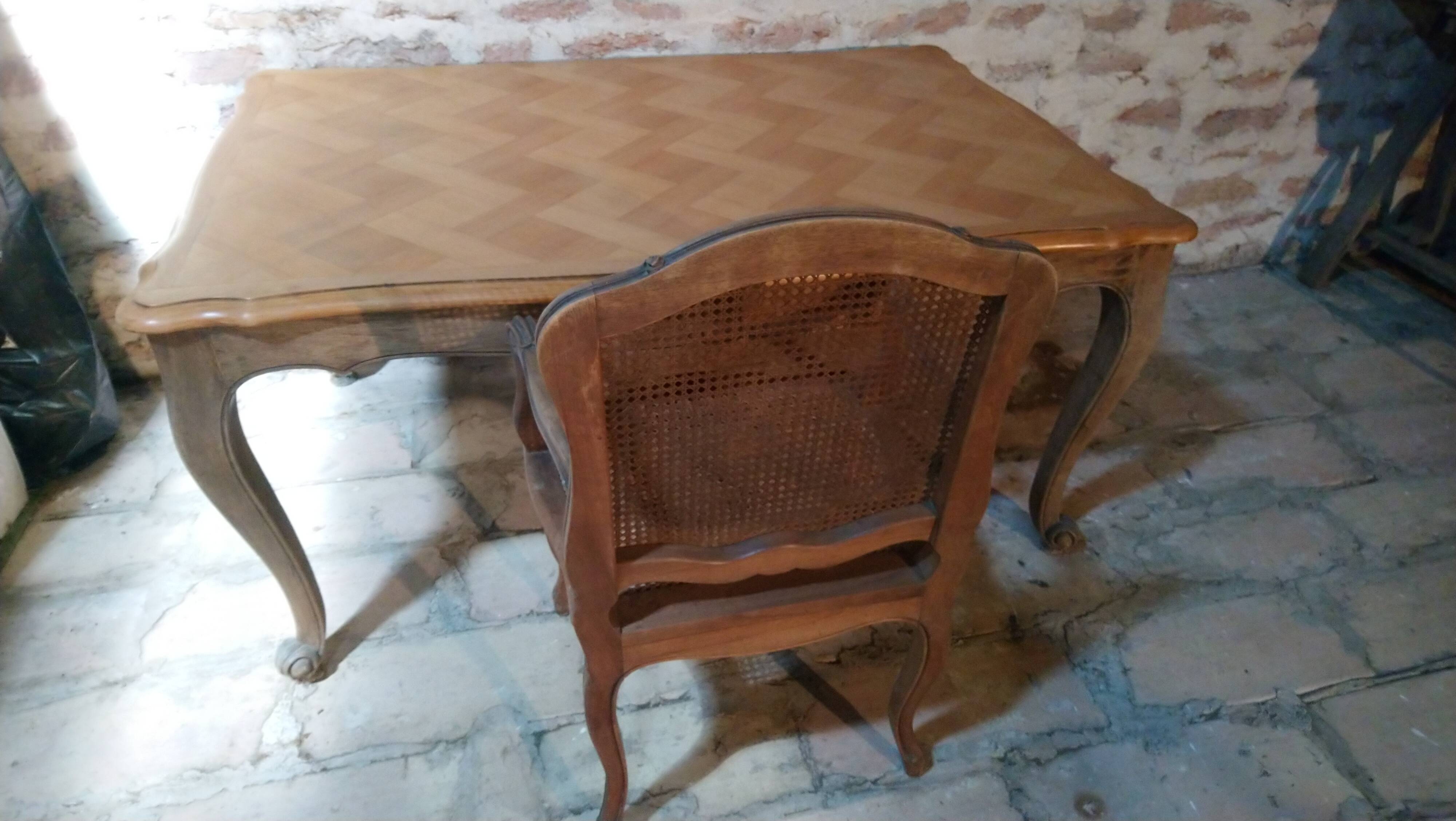 Louis XV style table in oak and cherry wood.