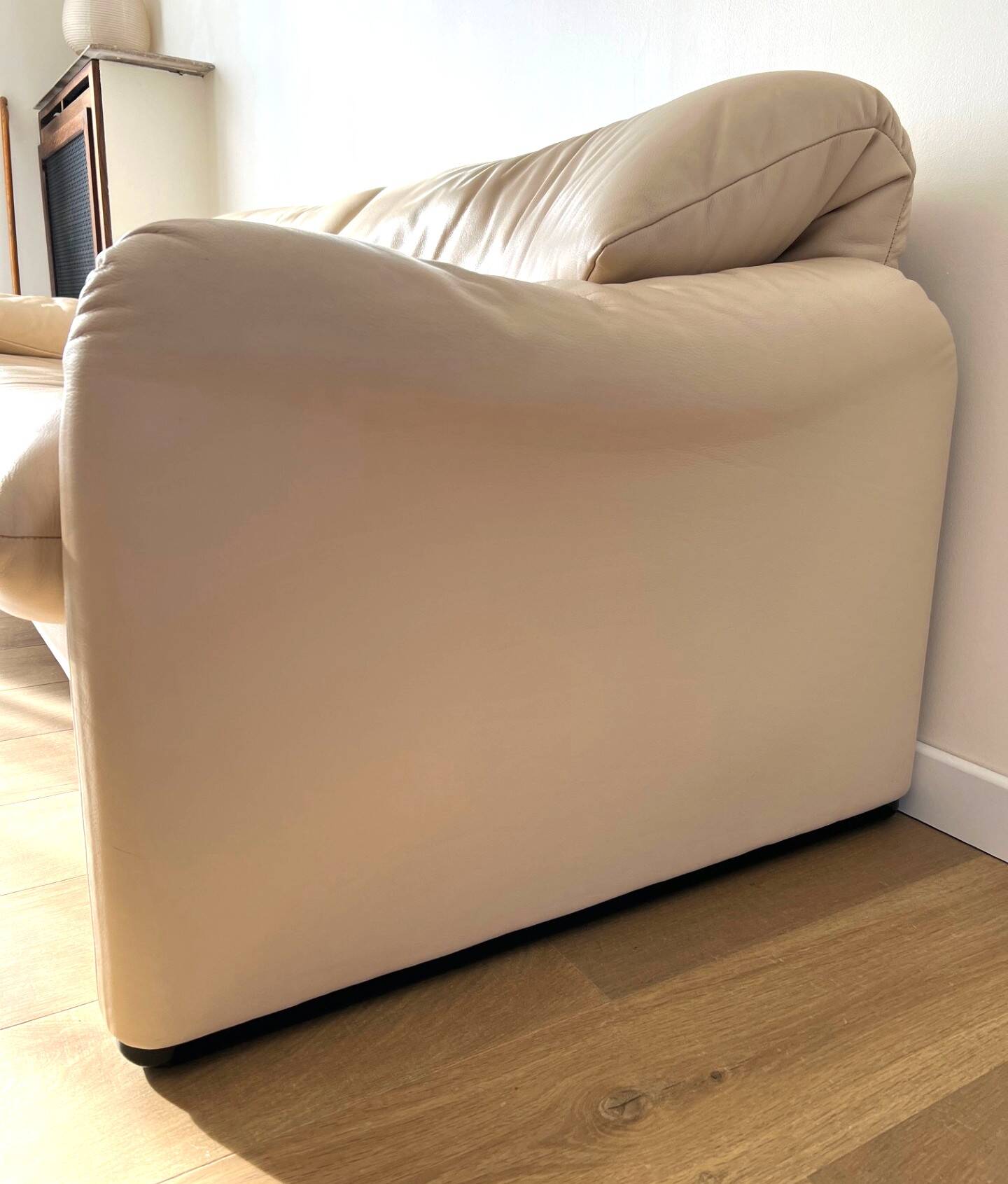 Maralunga leather sofa by Cassina