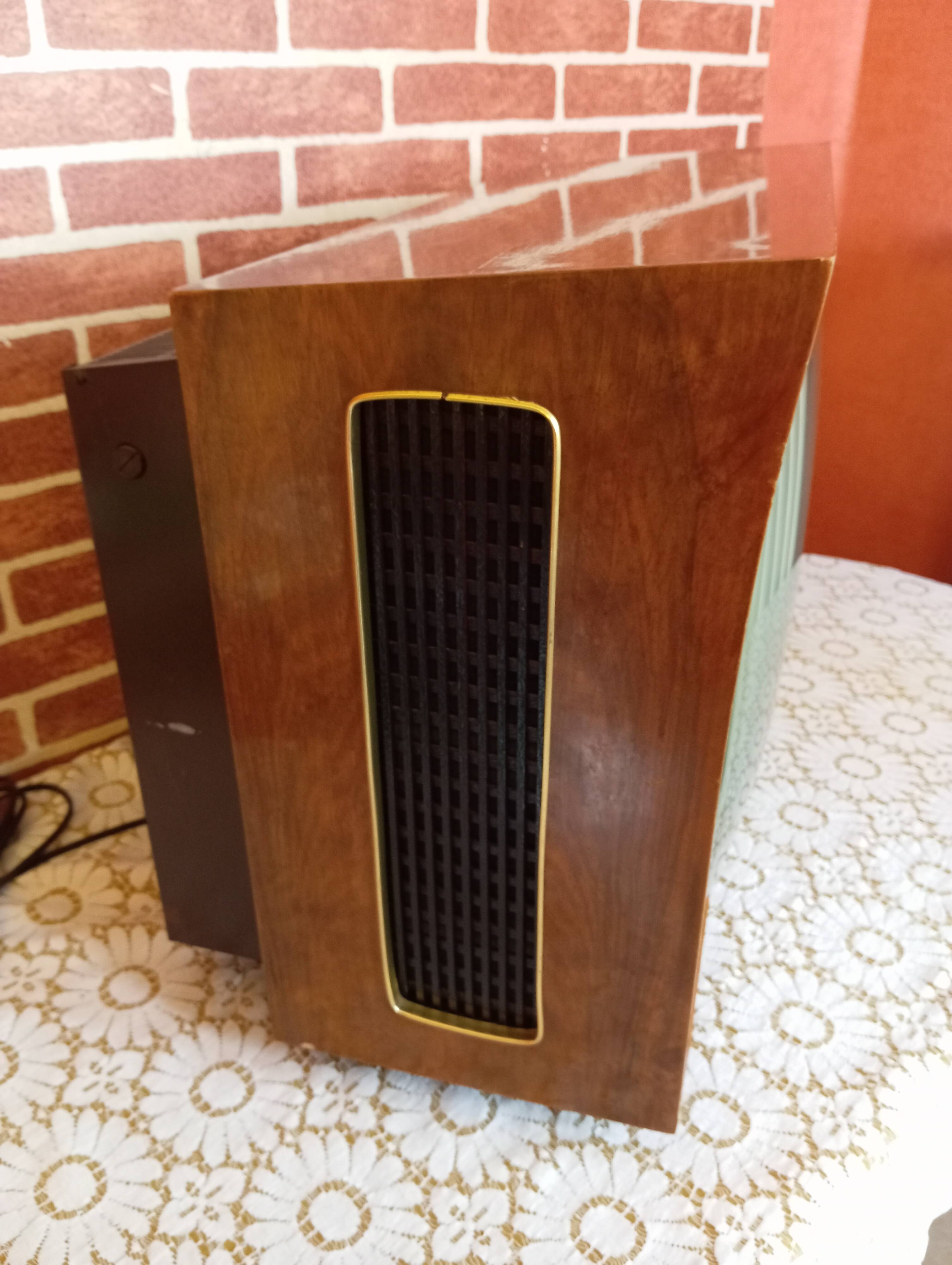 Télévision vintage tevea