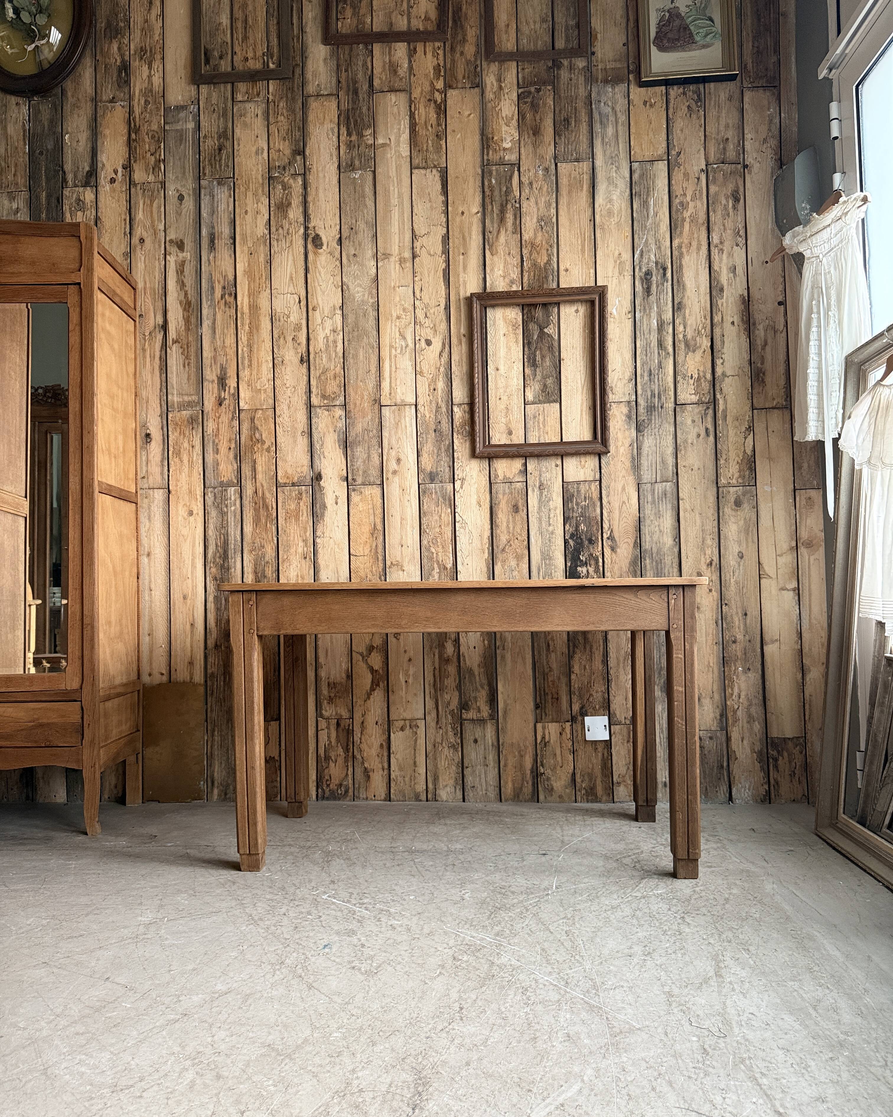 Art Deco table in solid oak (renovated)