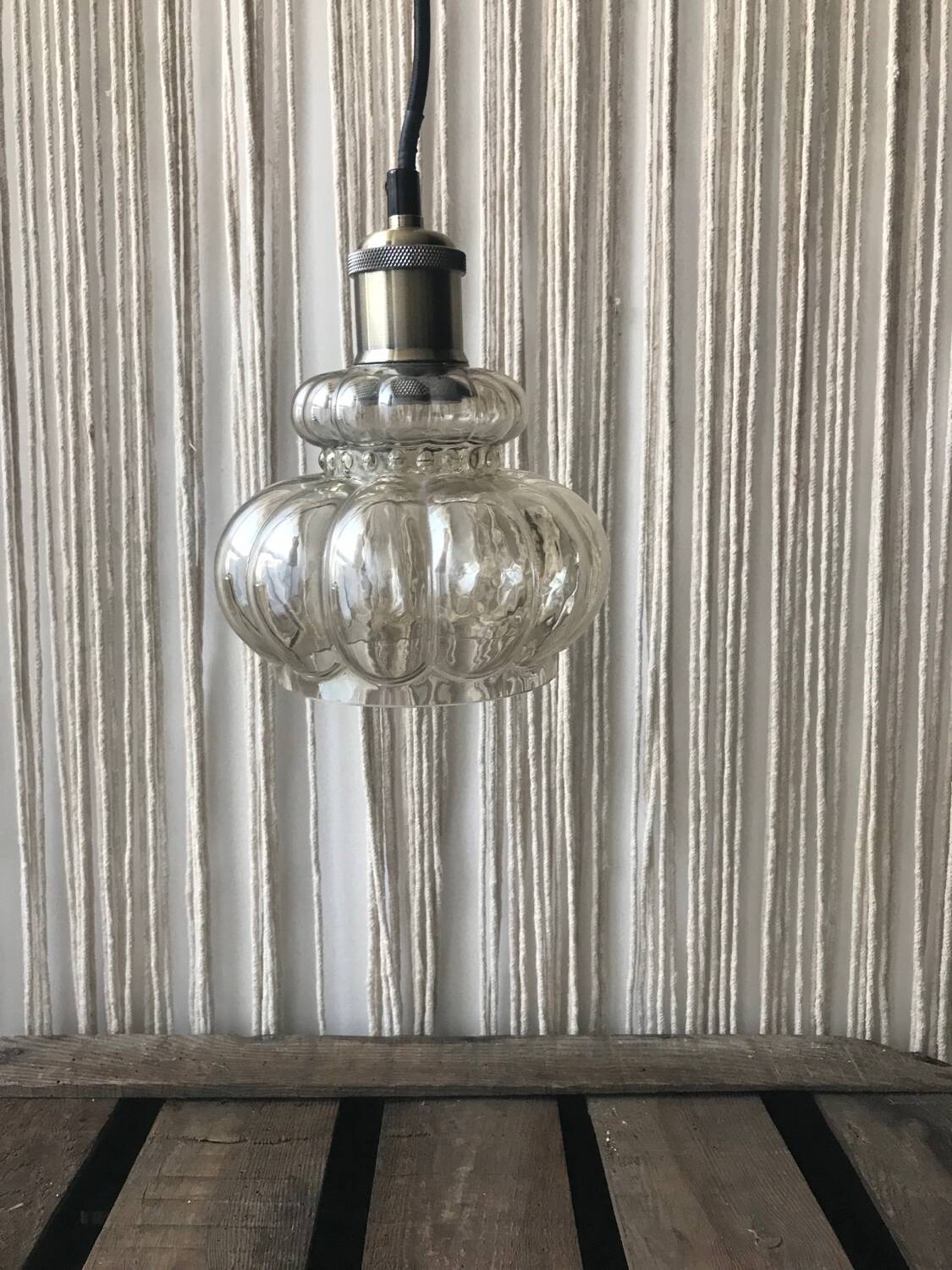Pendant light with vintage globe